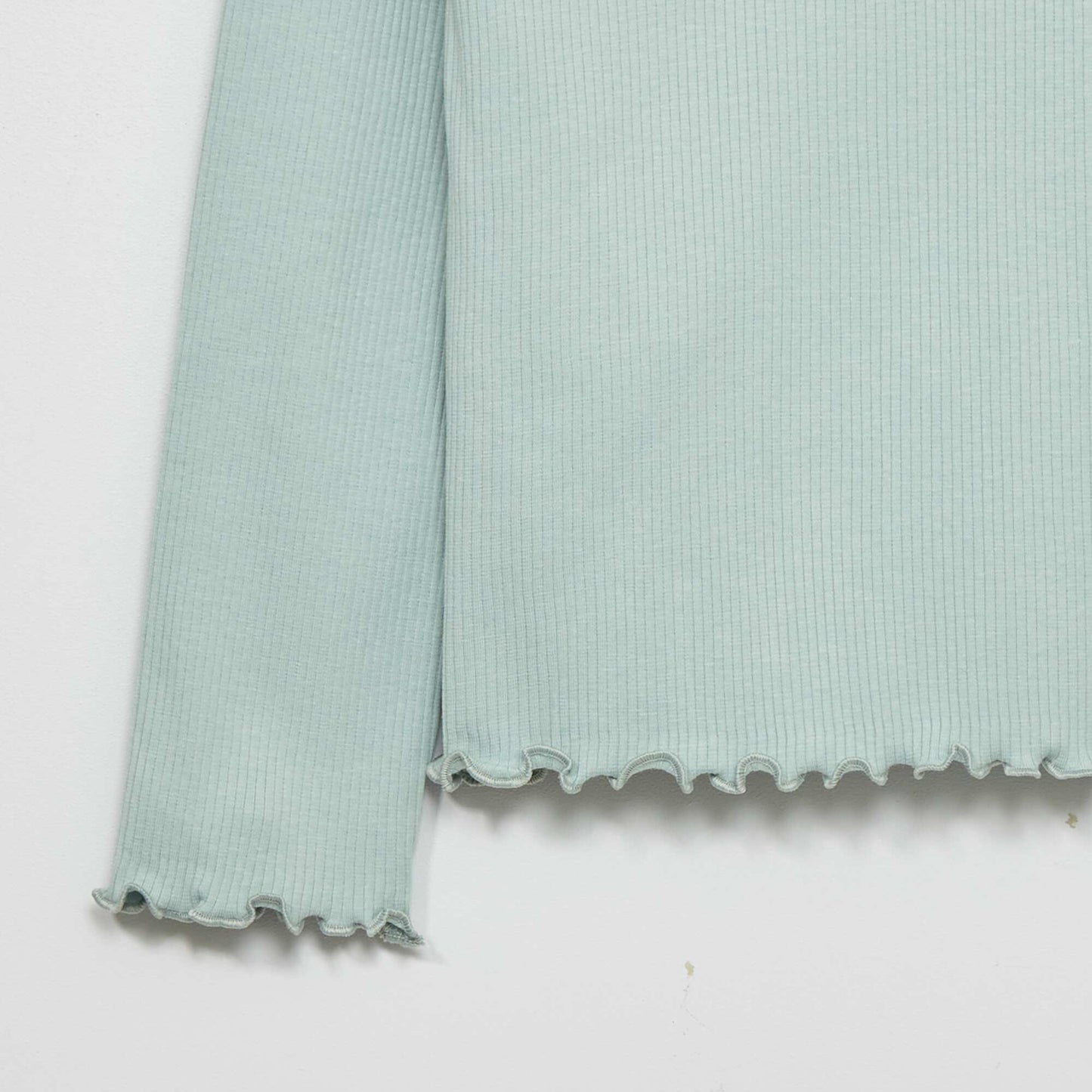 تي شيرت محبوك بأكمام طويلة من BLUE ETHE