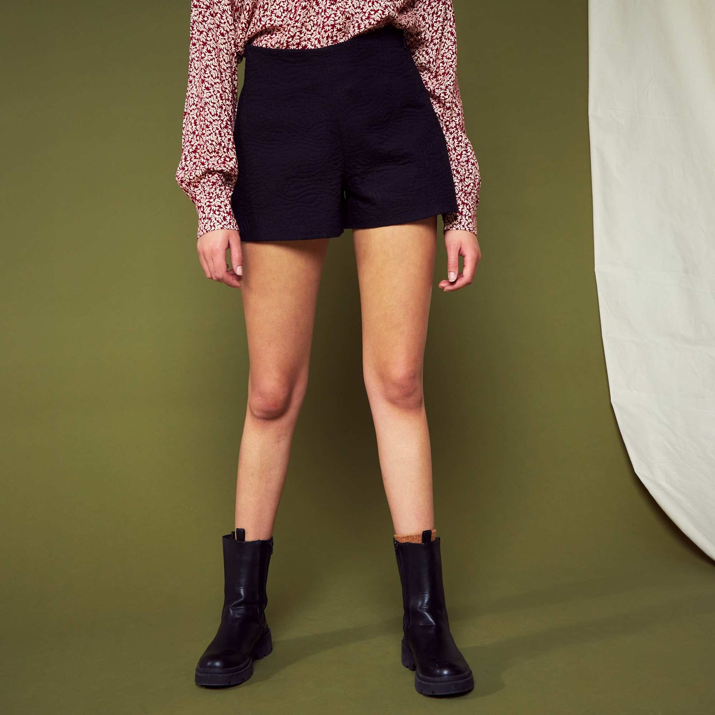 Thick quilted shorts black