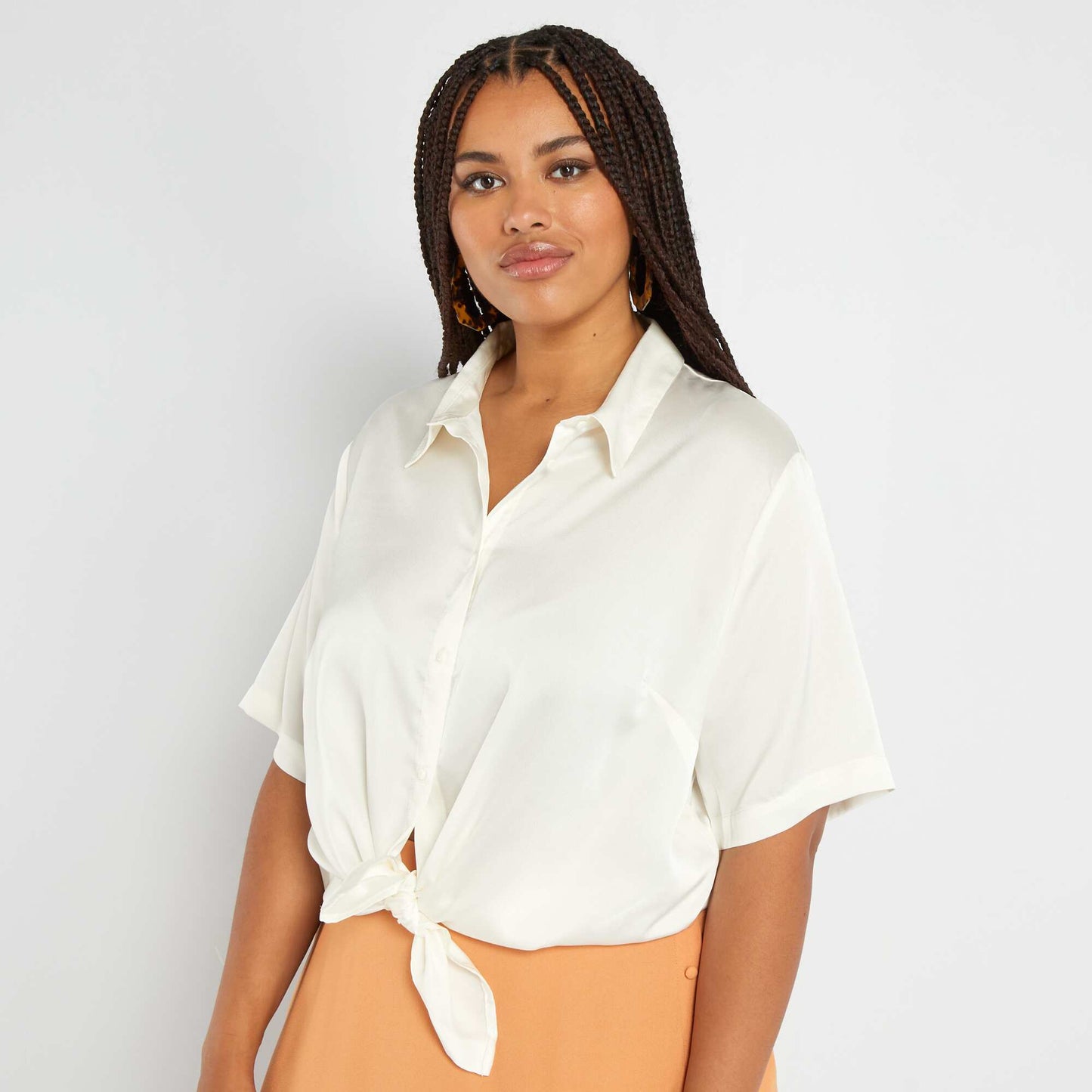 Satin-effect blouse with cutaway collar White