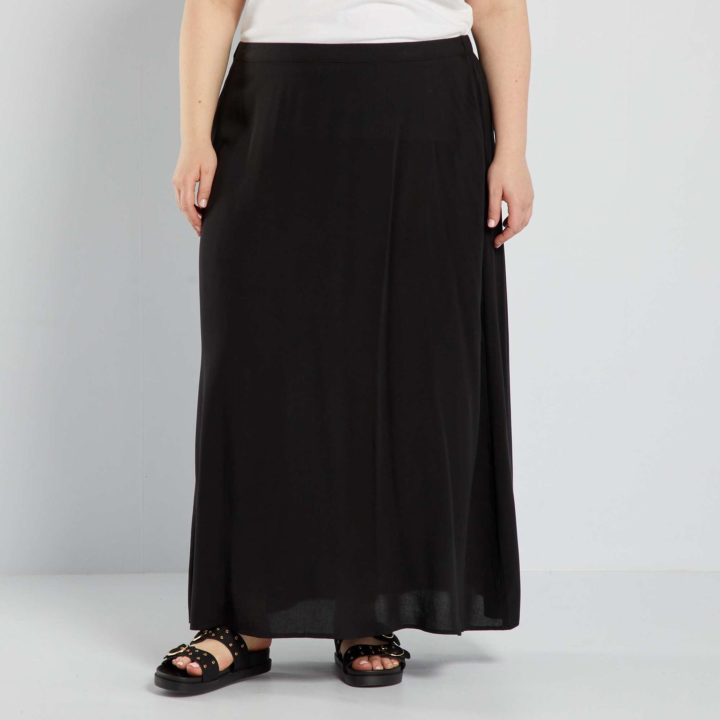 Lightweight  flowing A-line skirt Black