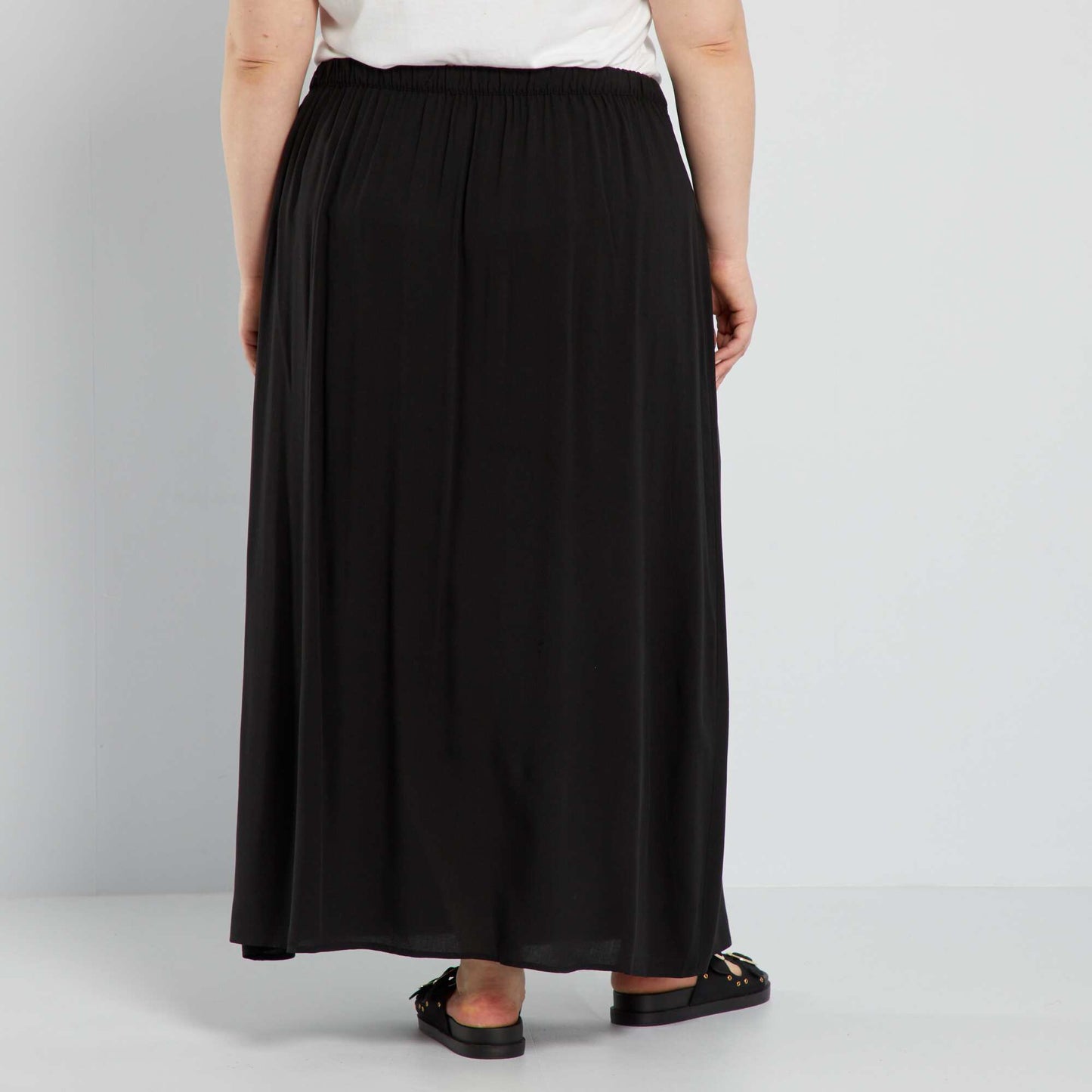 Lightweight  flowing A-line skirt Black