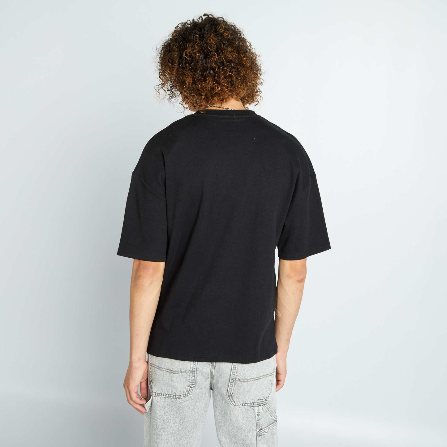 Round neck T-shirt with breast pocket Black