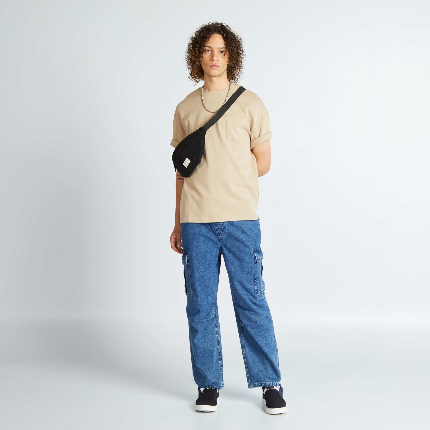 Round neck T-shirt with breast pocket BEIGE