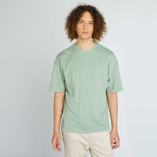 Round neck T-shirt with breast pocket GREEN