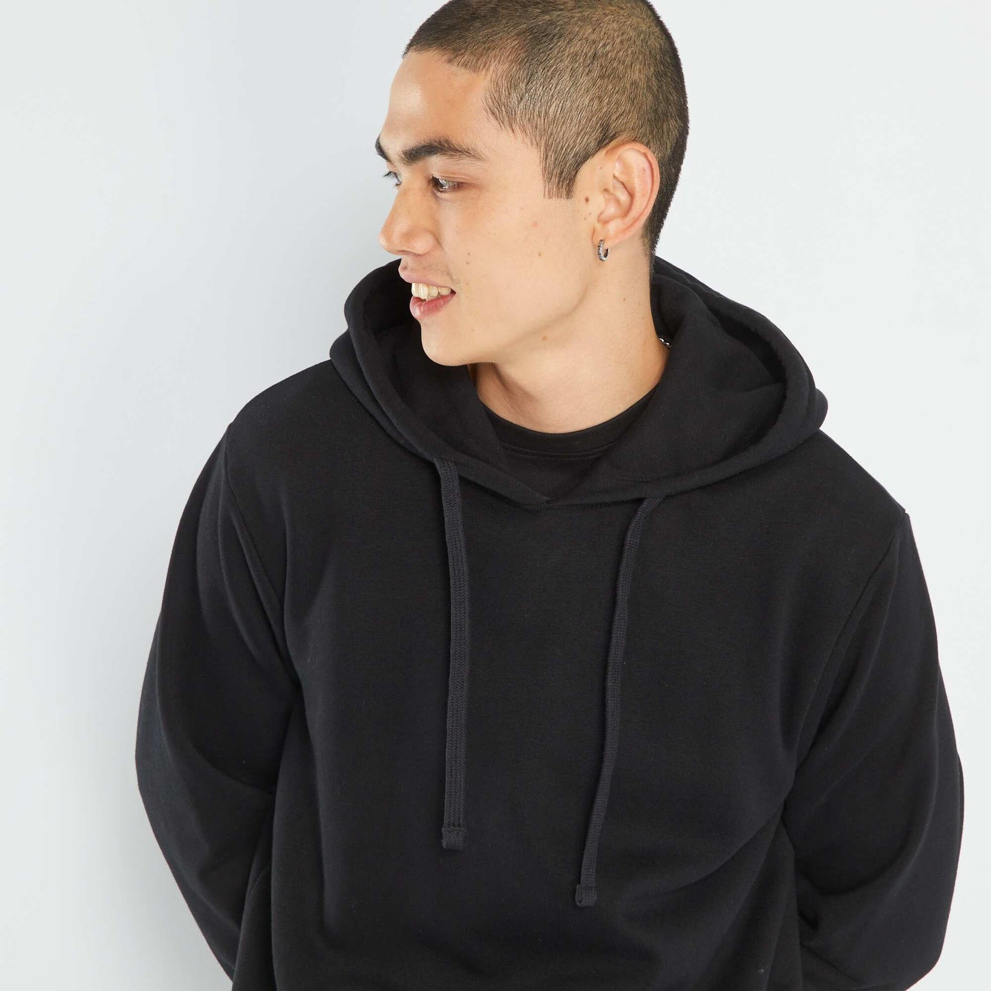 Hoodie with kangaroo pocket Black