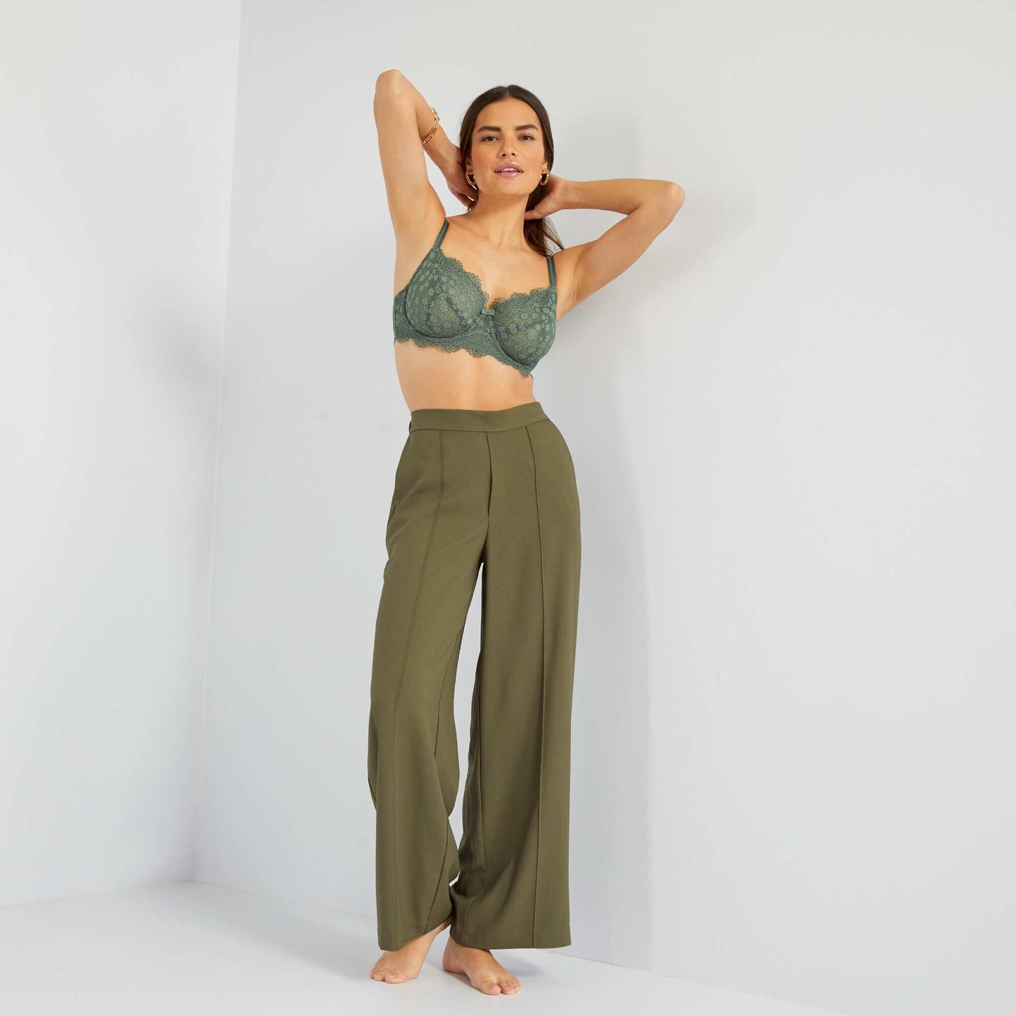 Floral lace bra  cups D&E grey green