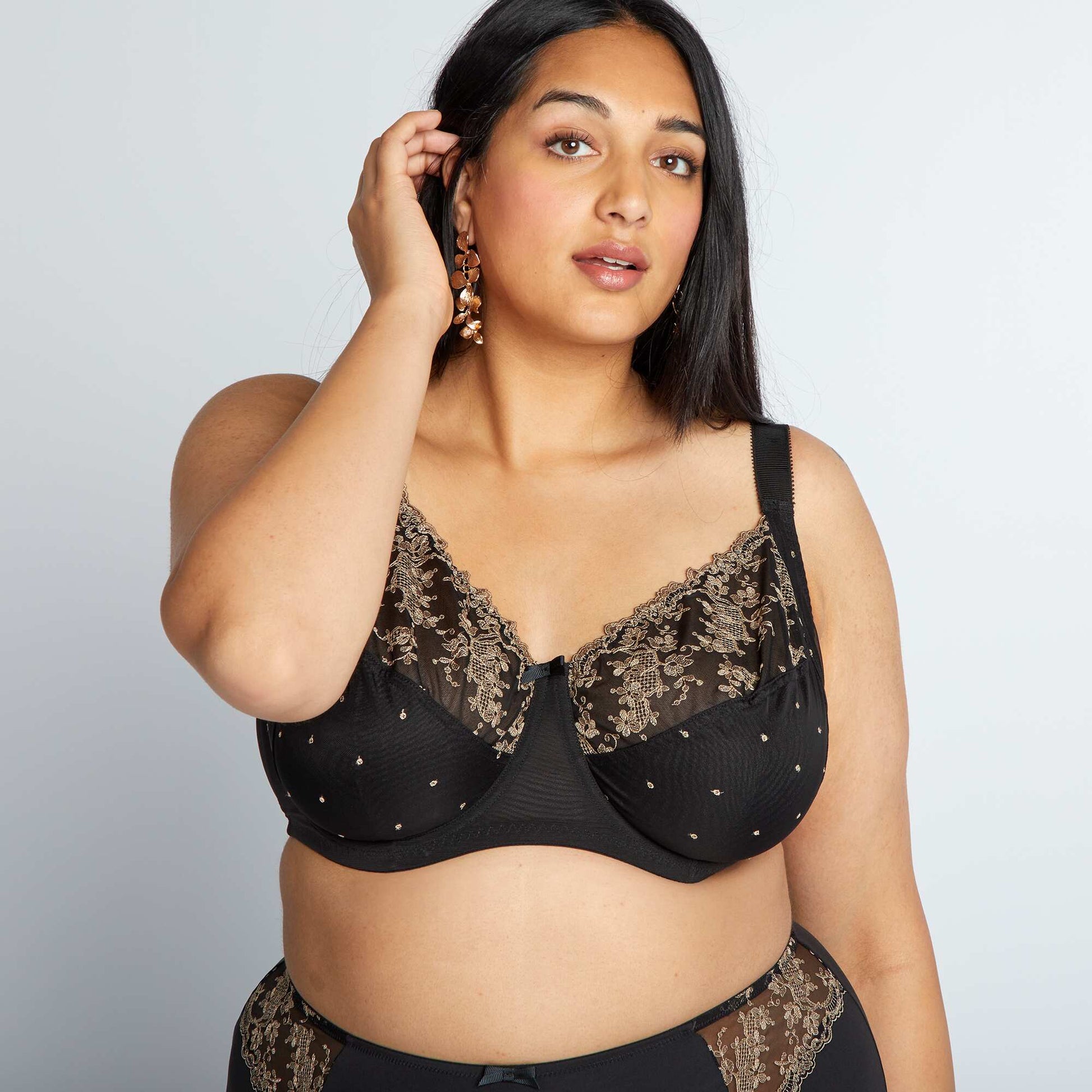 Two-tone floral lace bra black