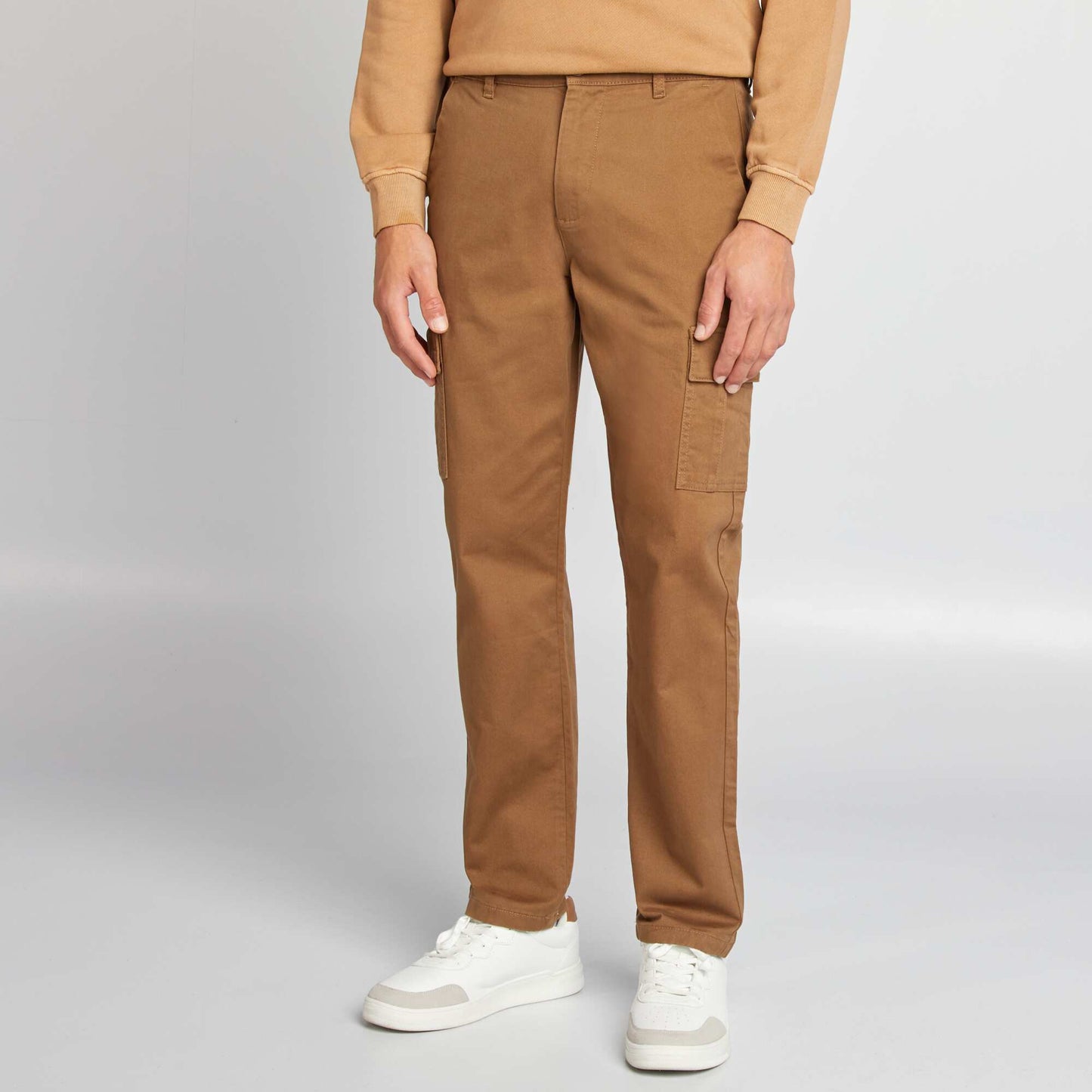 Trousers with pockets BROWN