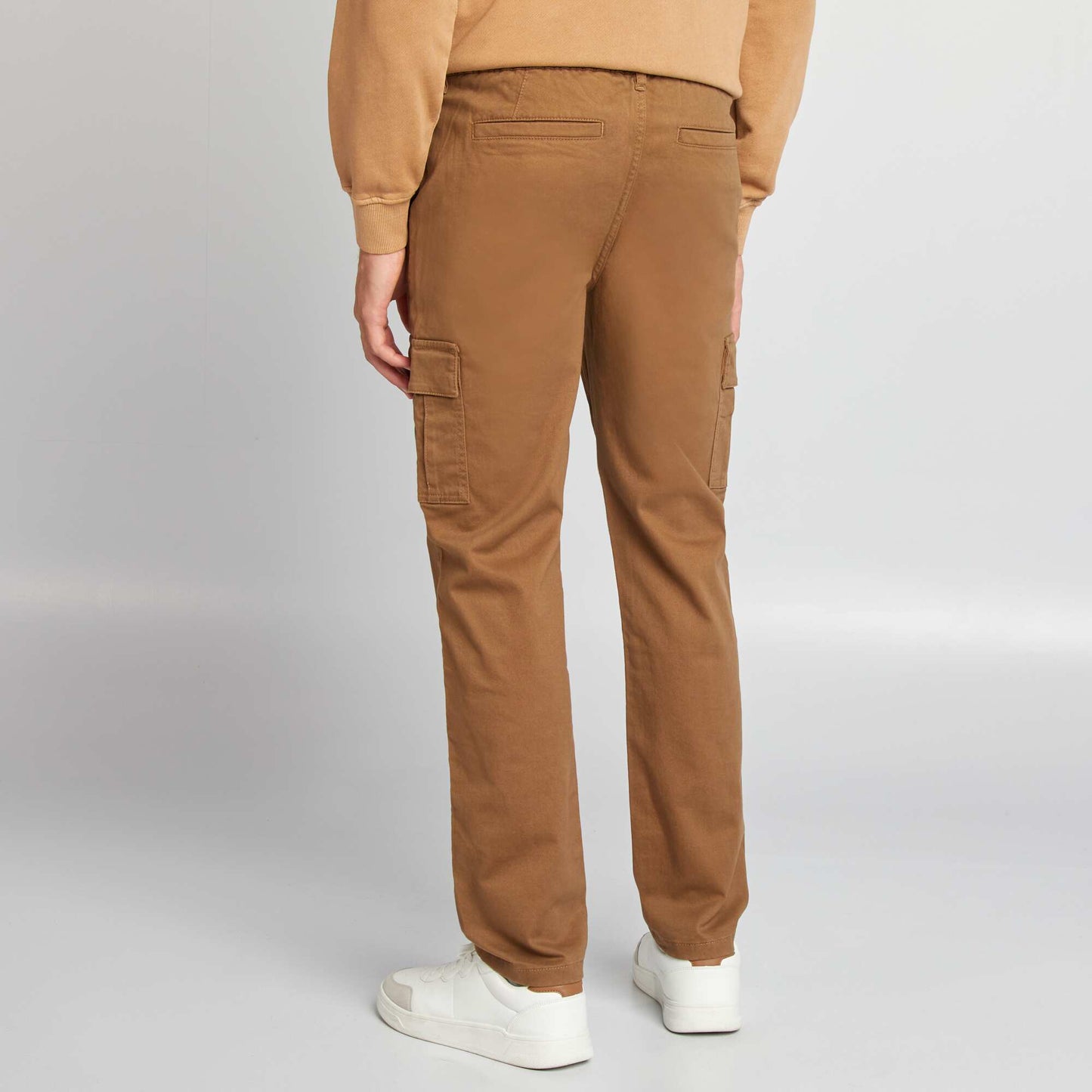 Trousers with pockets BROWN