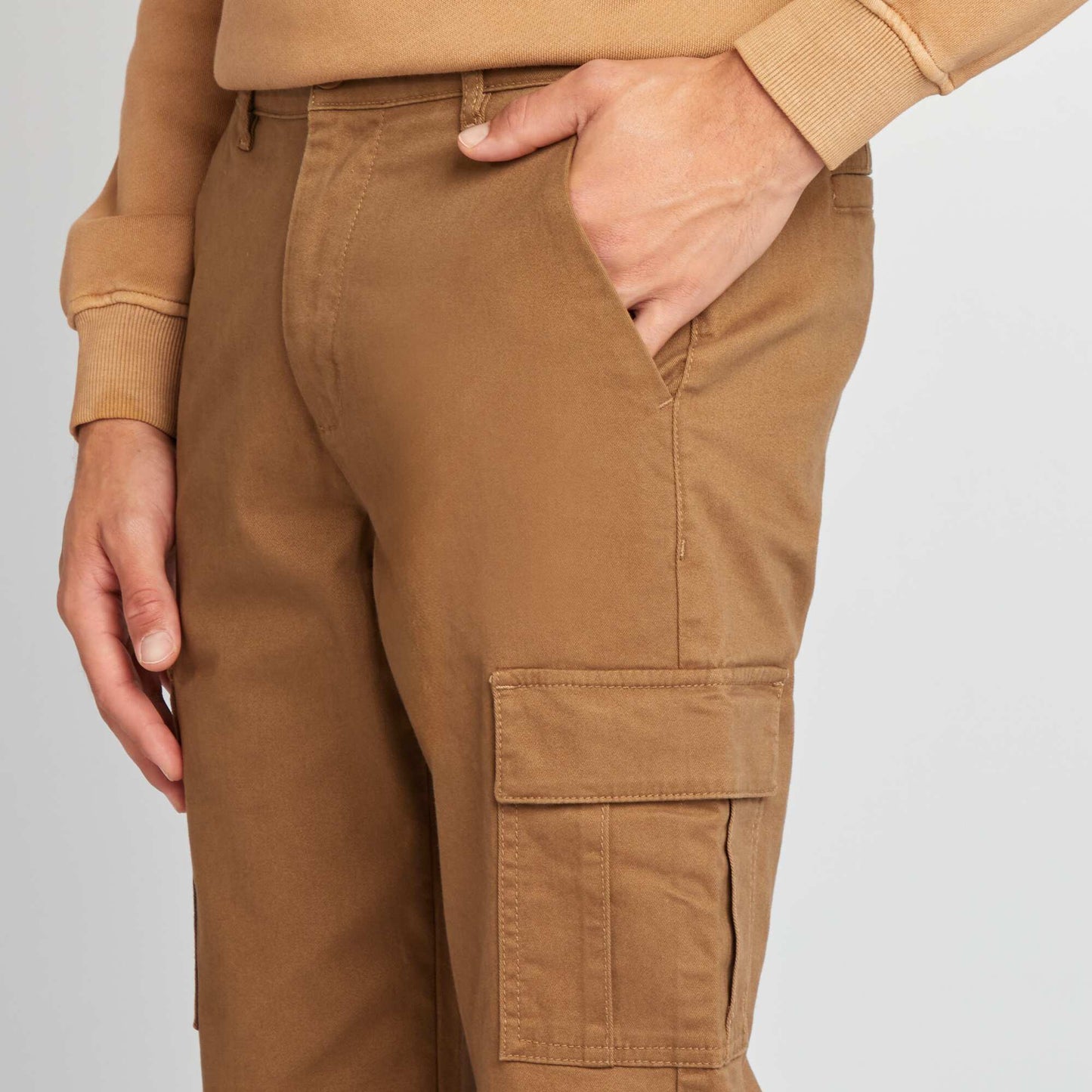 Trousers with pockets BROWN