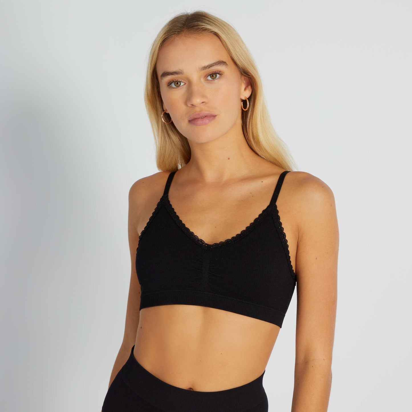 Triangle top black