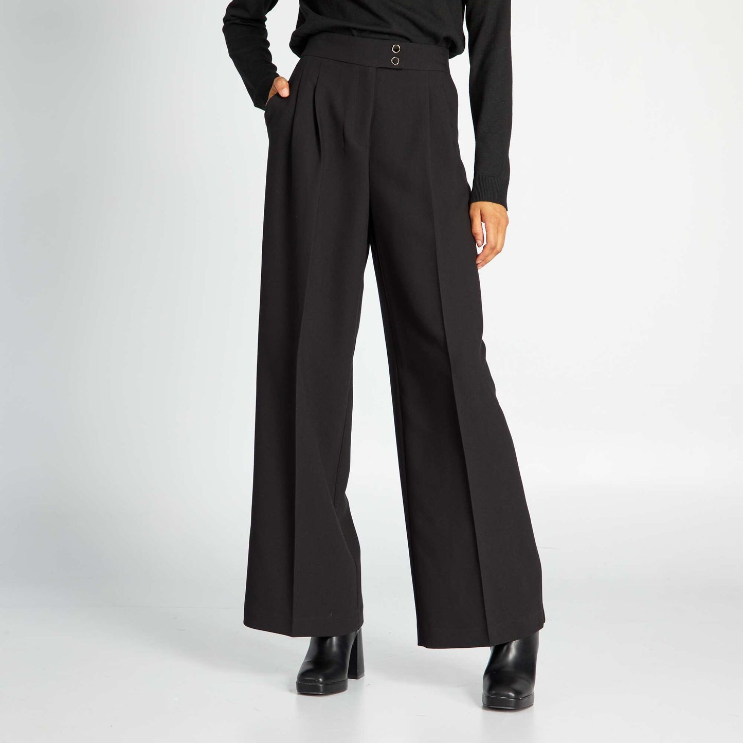 Wide-leg high-waisted trousers black