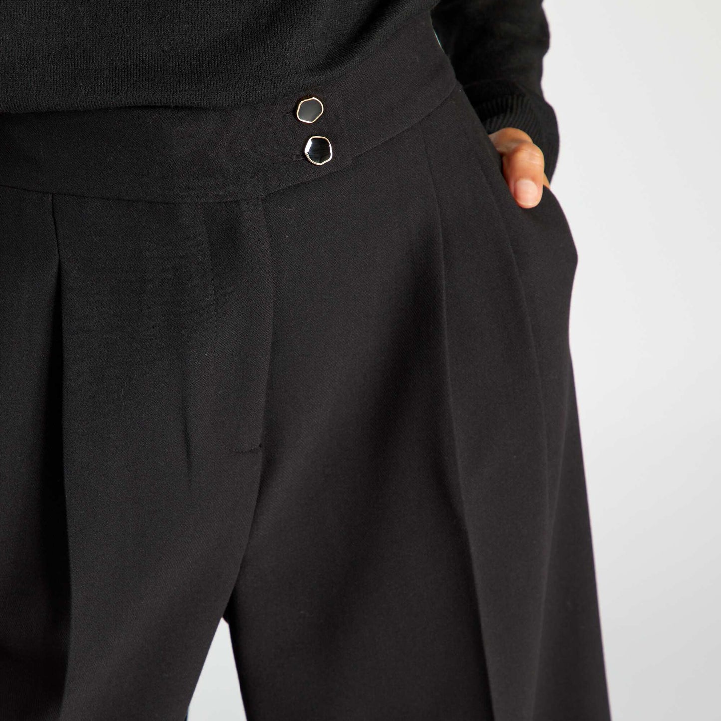 Wide-leg high-waisted trousers black