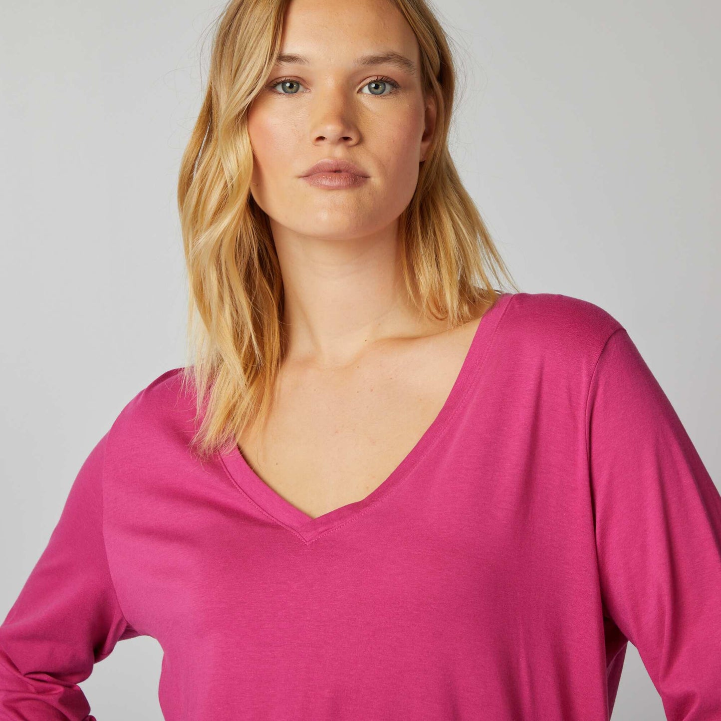 Basic long-sleeved V-neck T-shirt dark pink