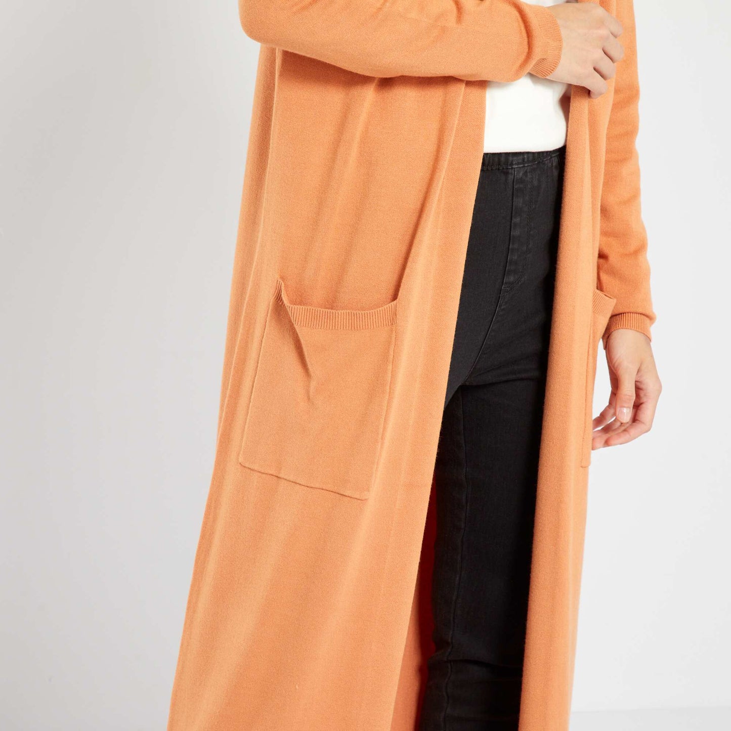 Long open cardigan made from flowing viscose fabric BROWN