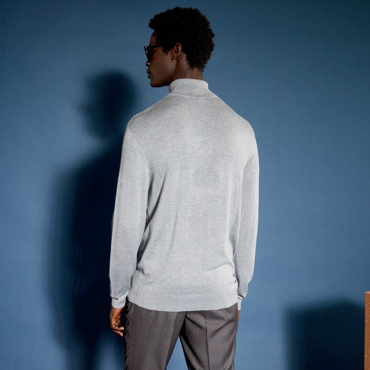Lightweight turtleneck sweater Grey