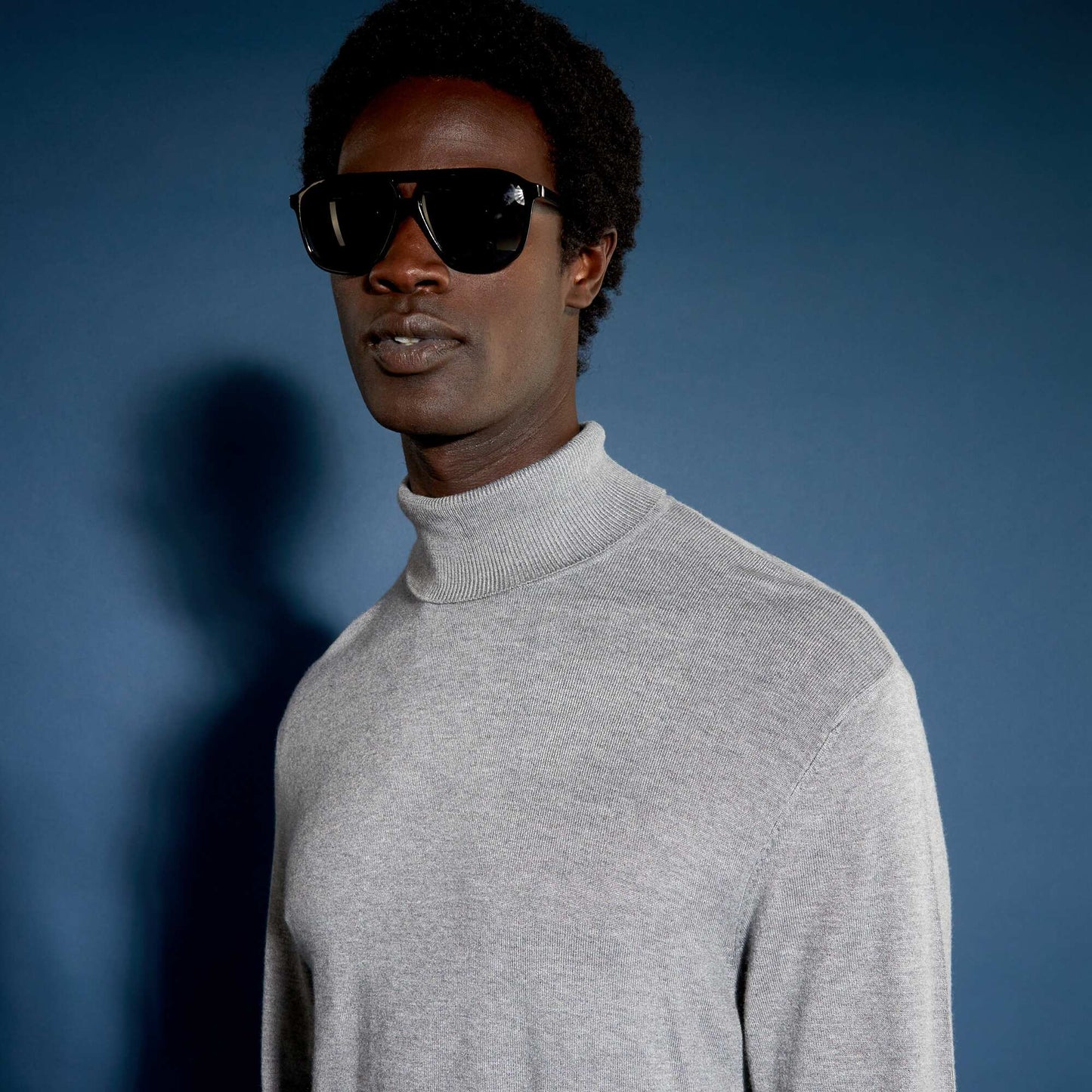 Lightweight turtleneck sweater Grey