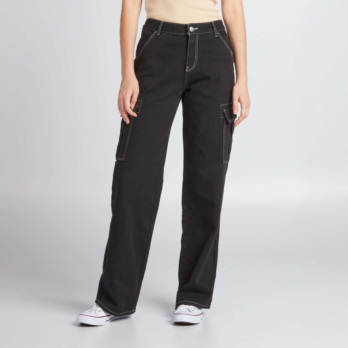 Trousers with flap pockets BLACK