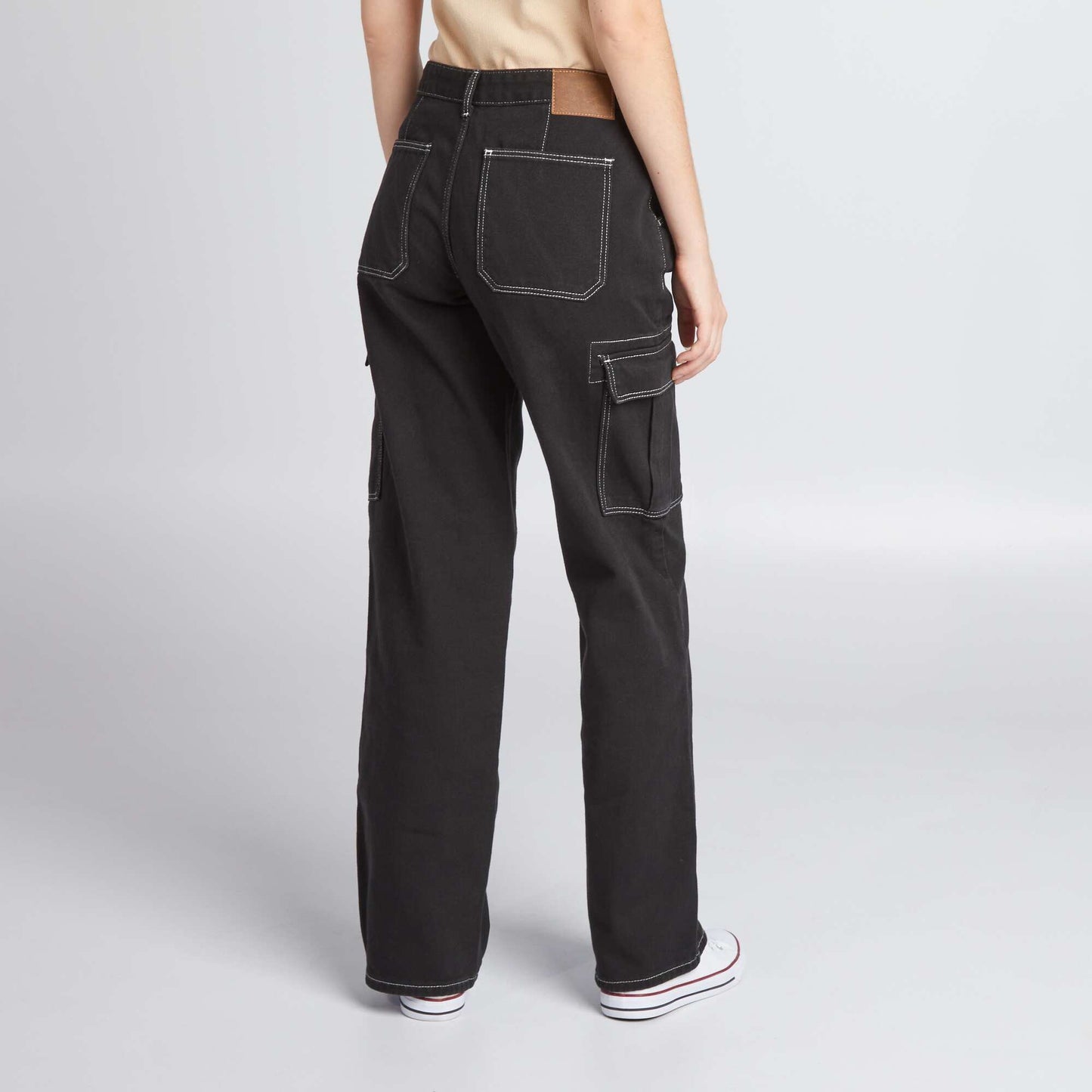 Trousers with flap pockets BLACK