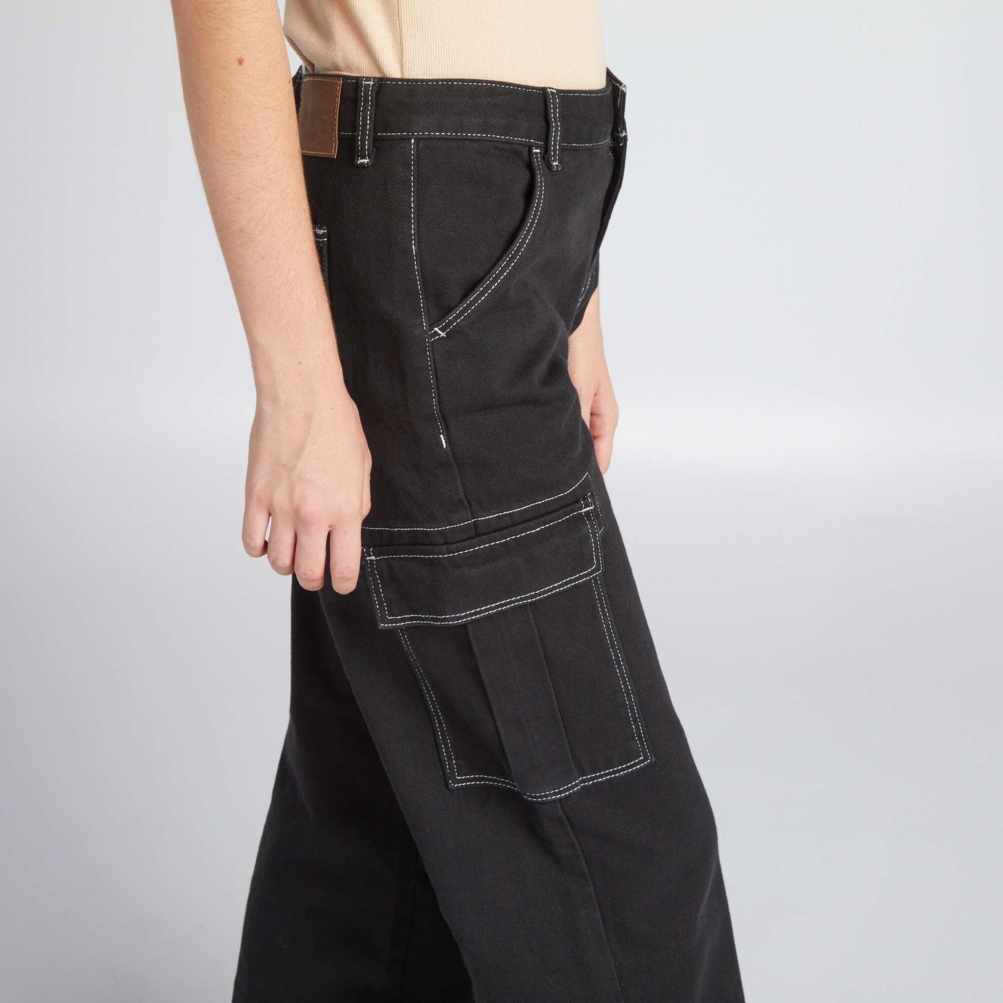 Trousers with flap pockets BLACK