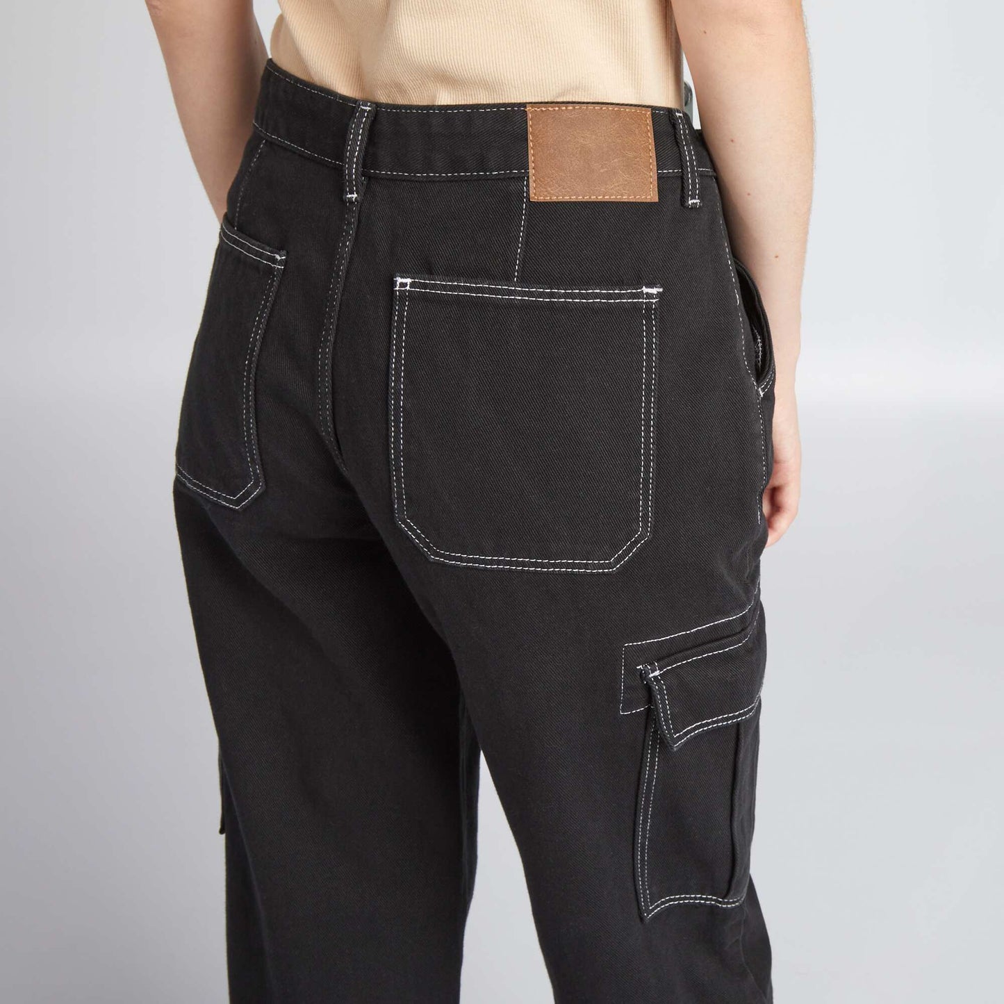 Trousers with flap pockets BLACK