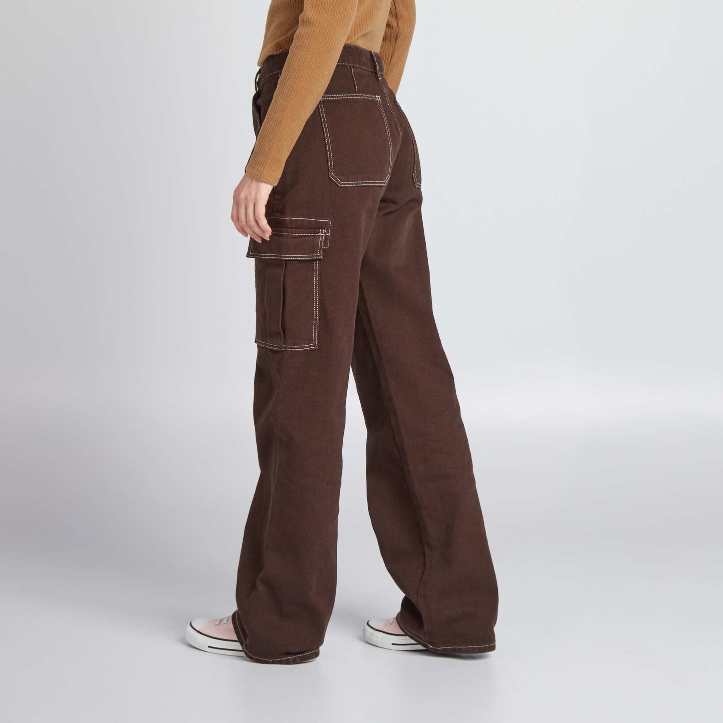 Trousers with flap pockets BROWN