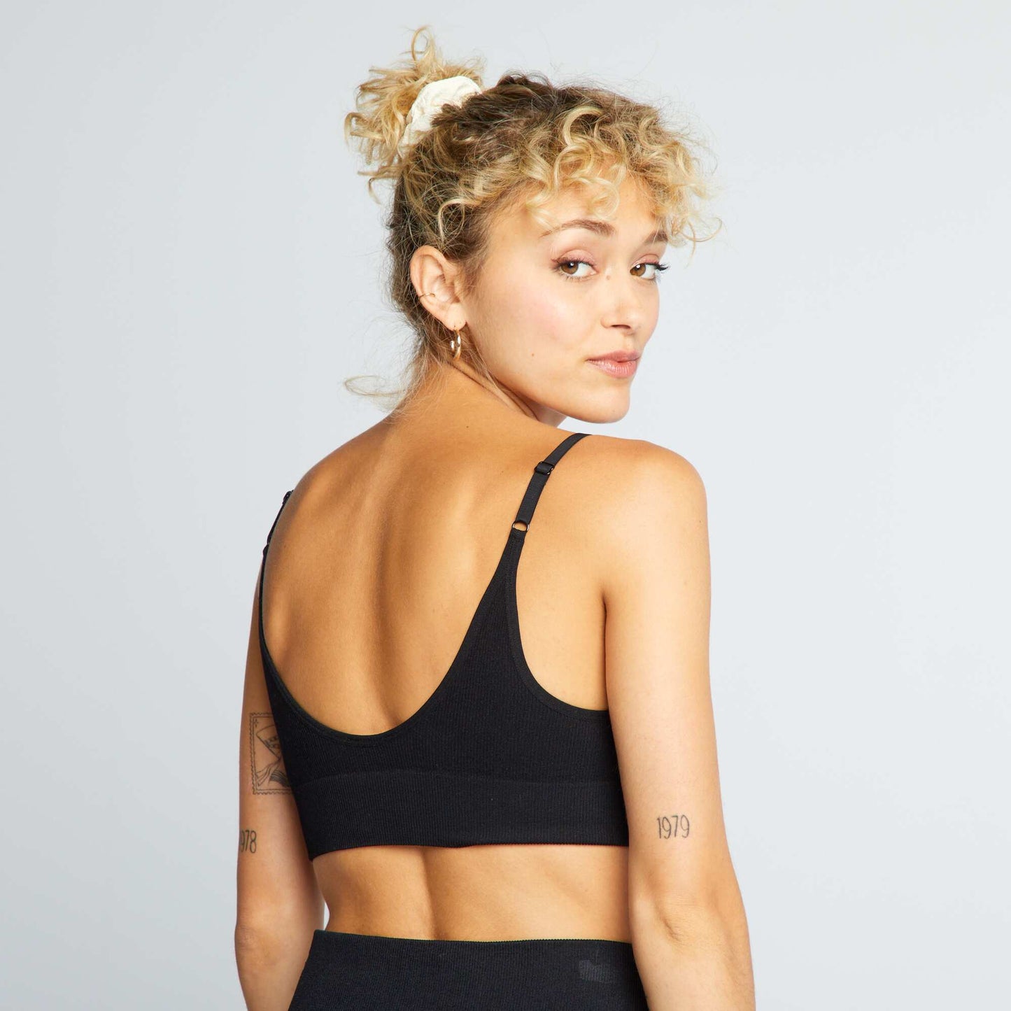 Ribbed sports bra black