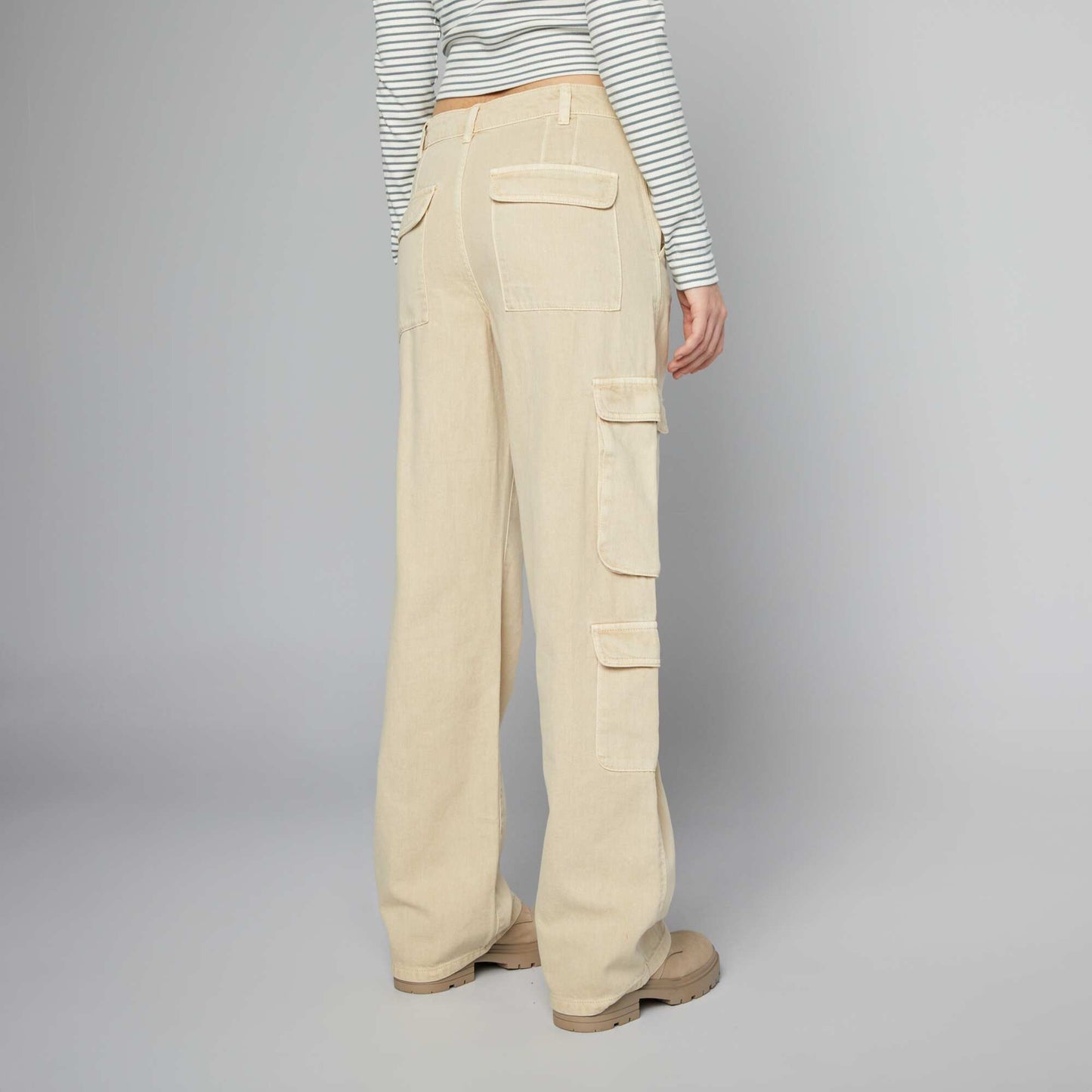 Multi-pocket straight trousers beige