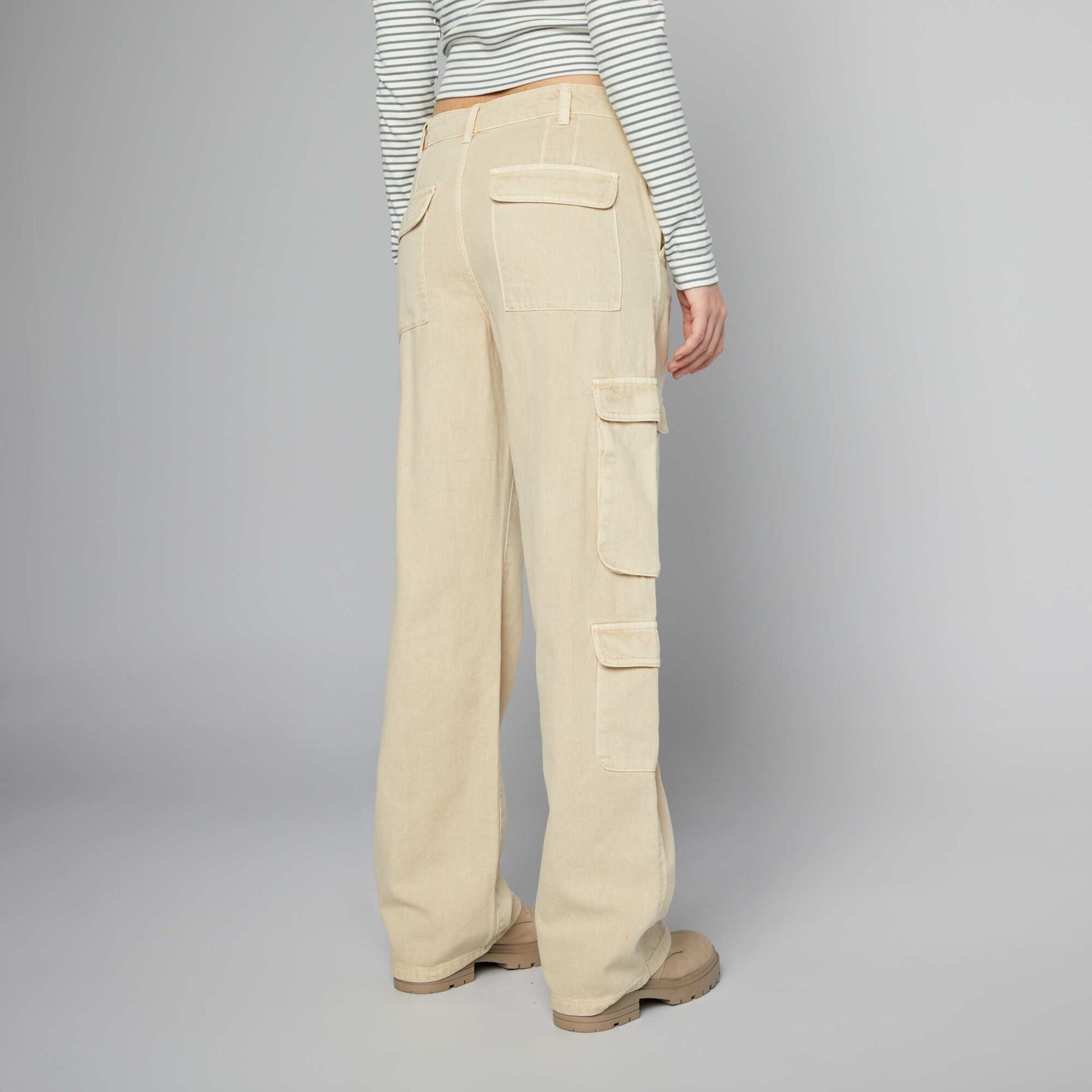 Multi-pocket straight trousers beige