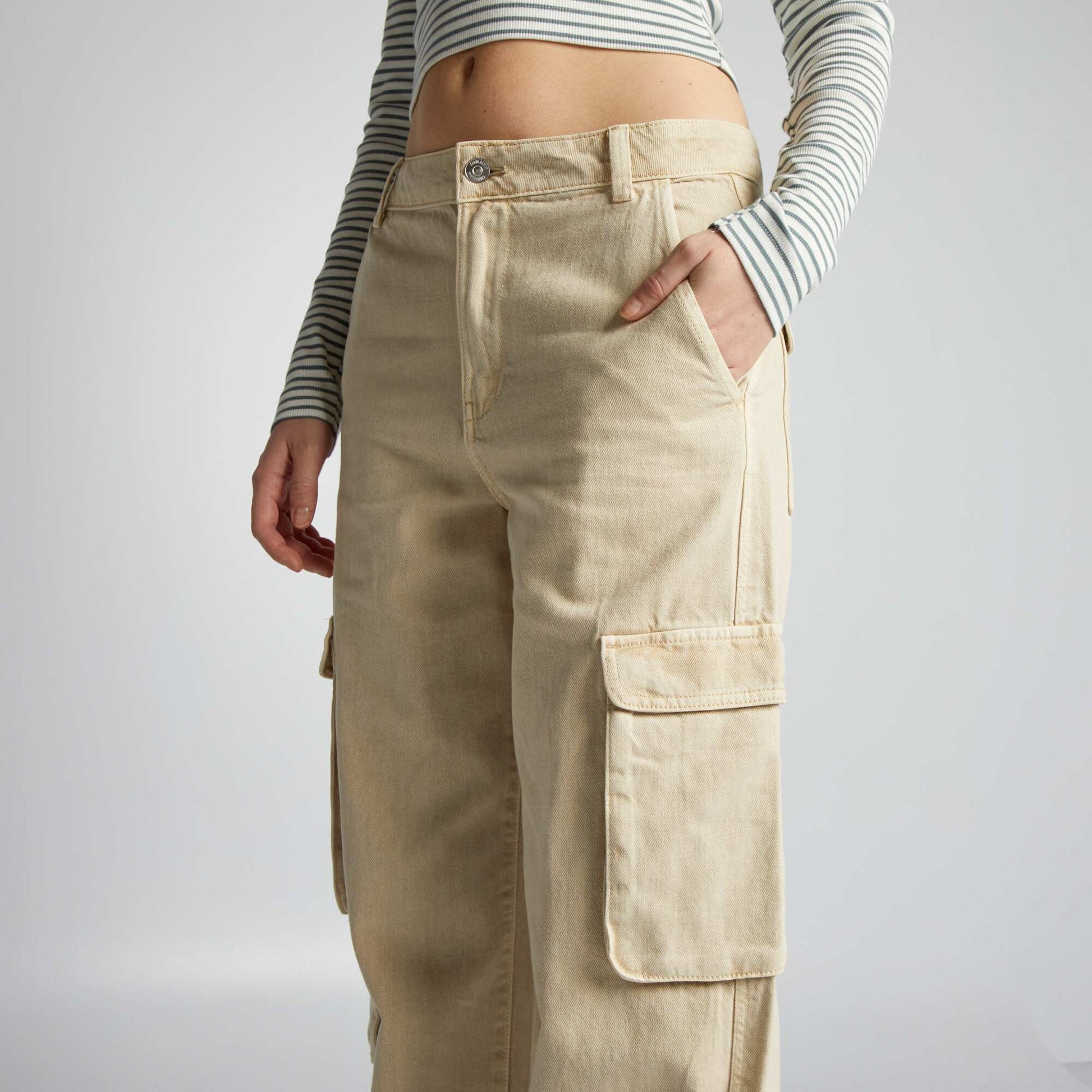 Multi-pocket straight trousers beige