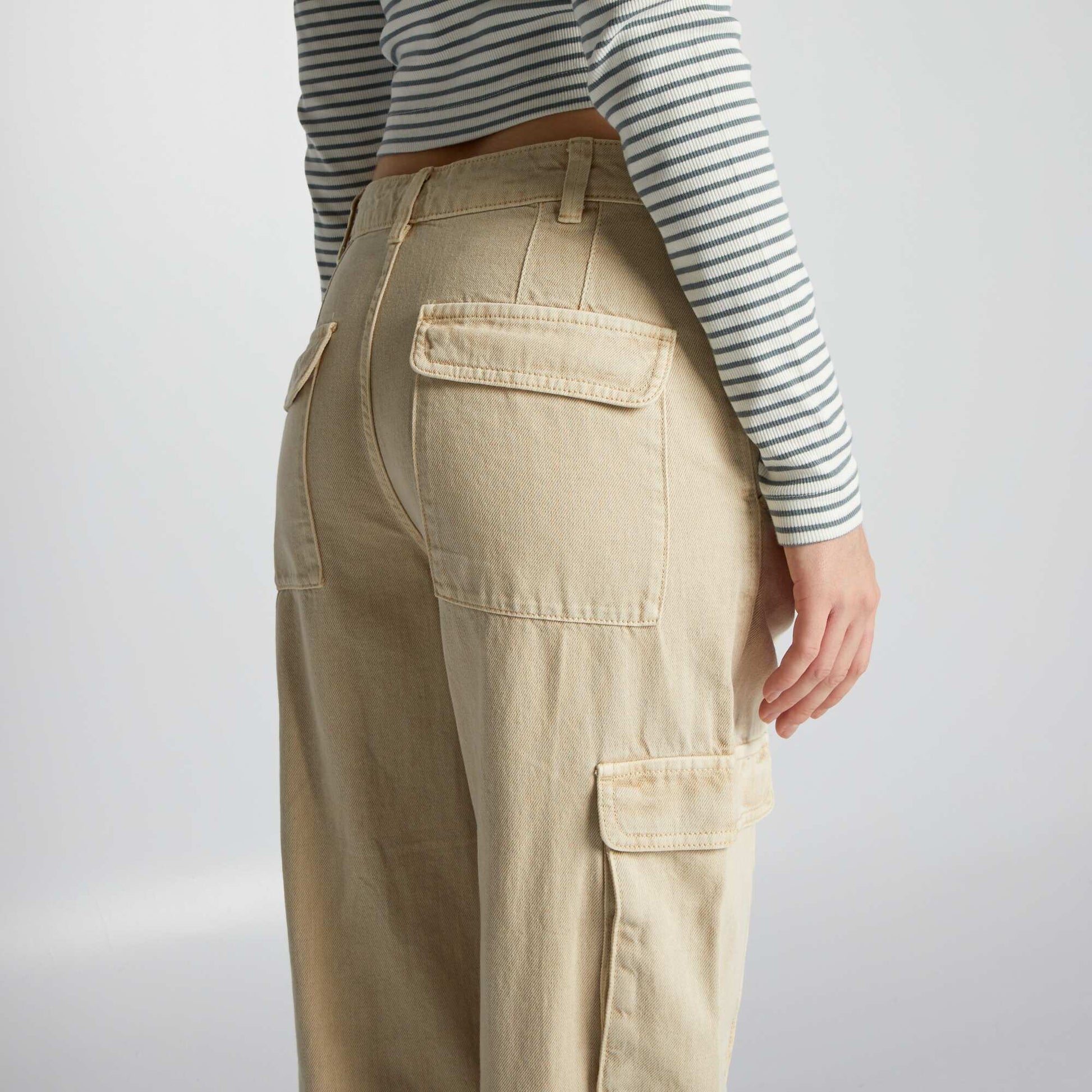 Multi-pocket straight trousers beige