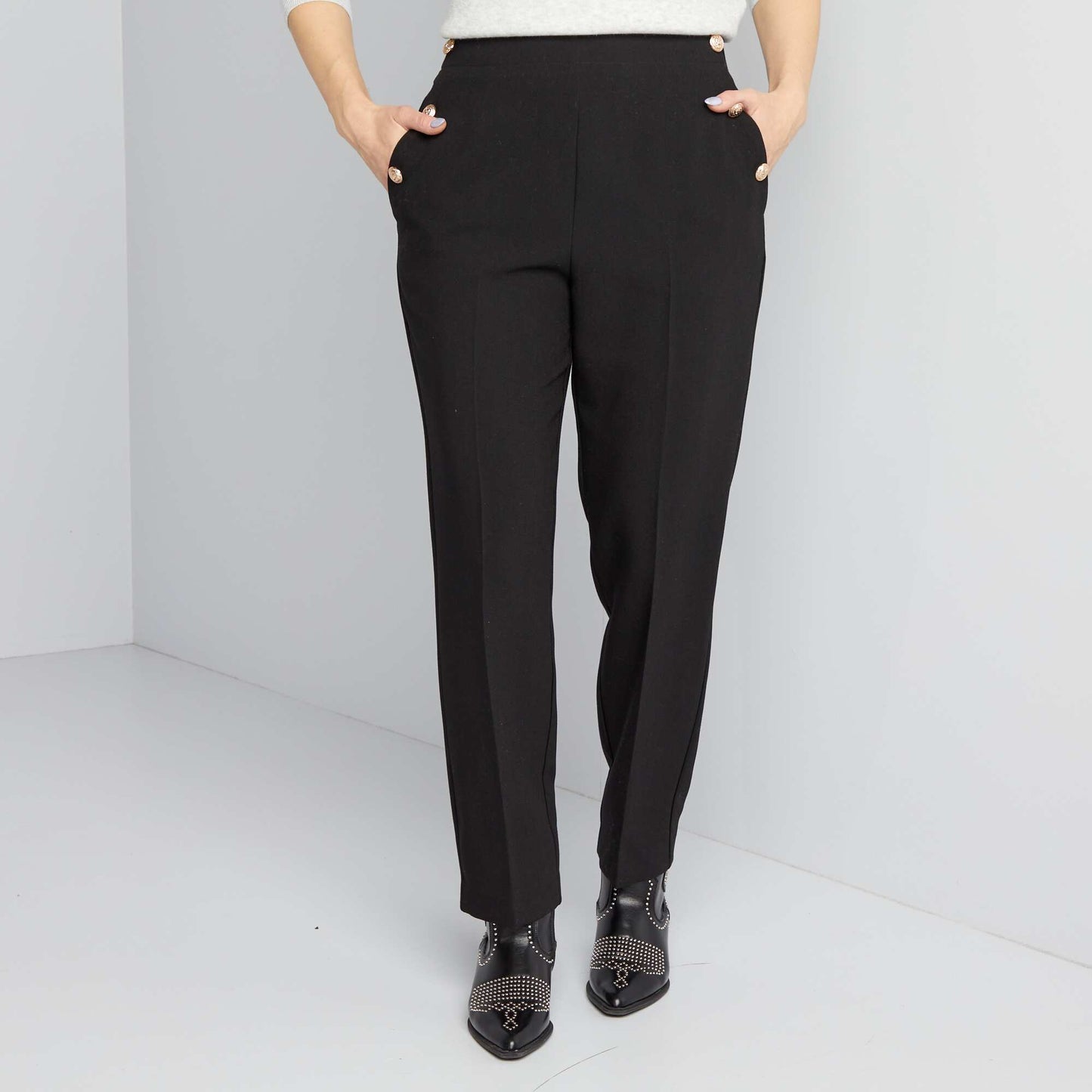 Straight-leg trousers with fancy gold-coloured buttons black