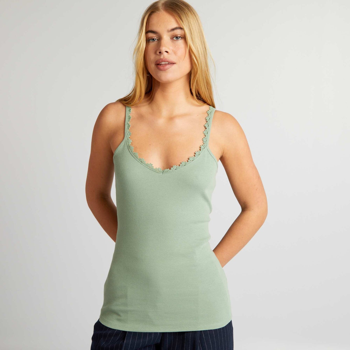 Vest top with narrow straps GREEN