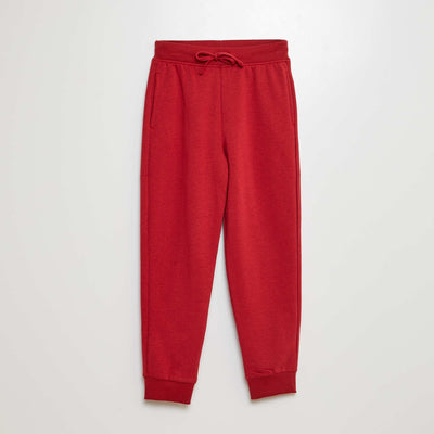 بنطال رياضي باللون الأحمر