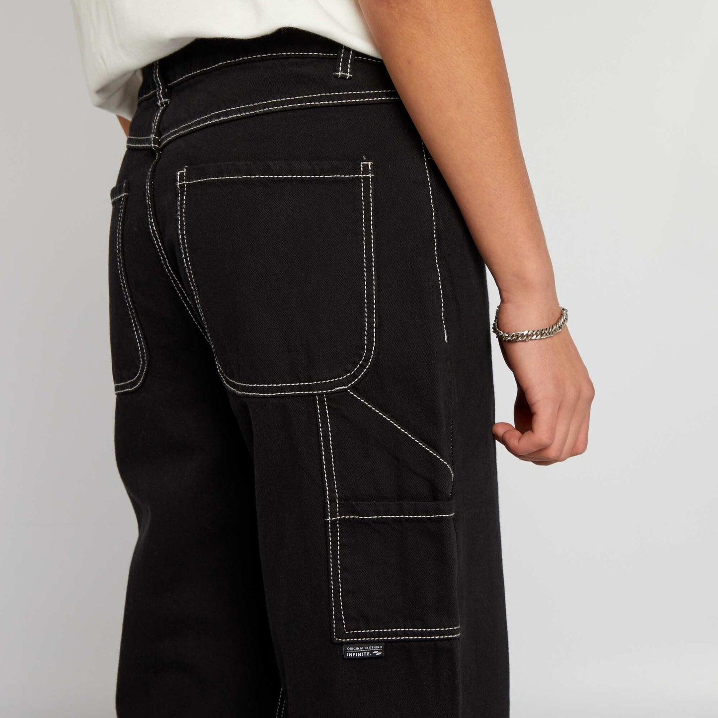 Cargo trousers with contrasting topstitching black