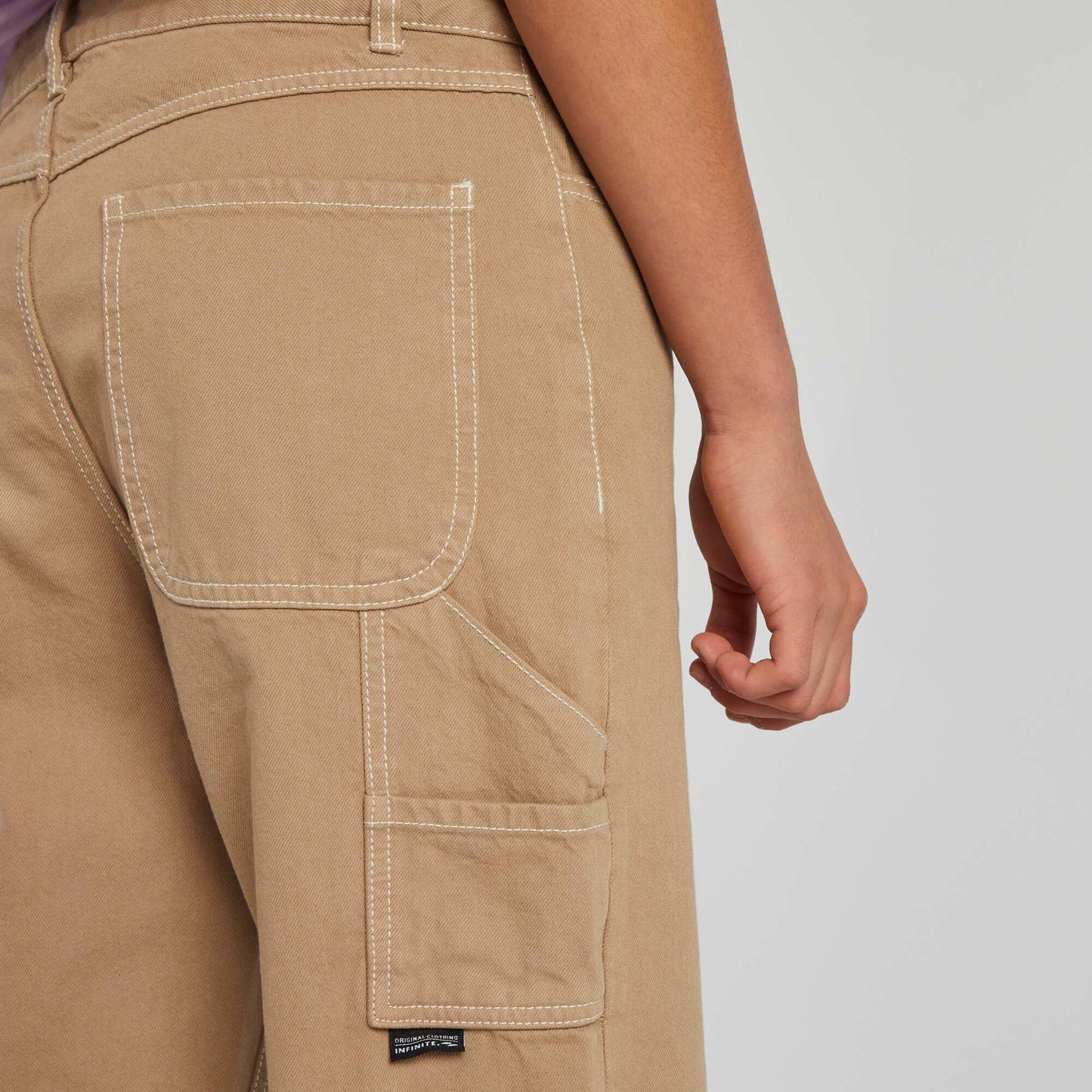 Cargo trousers with contrasting topstitching BEIGE