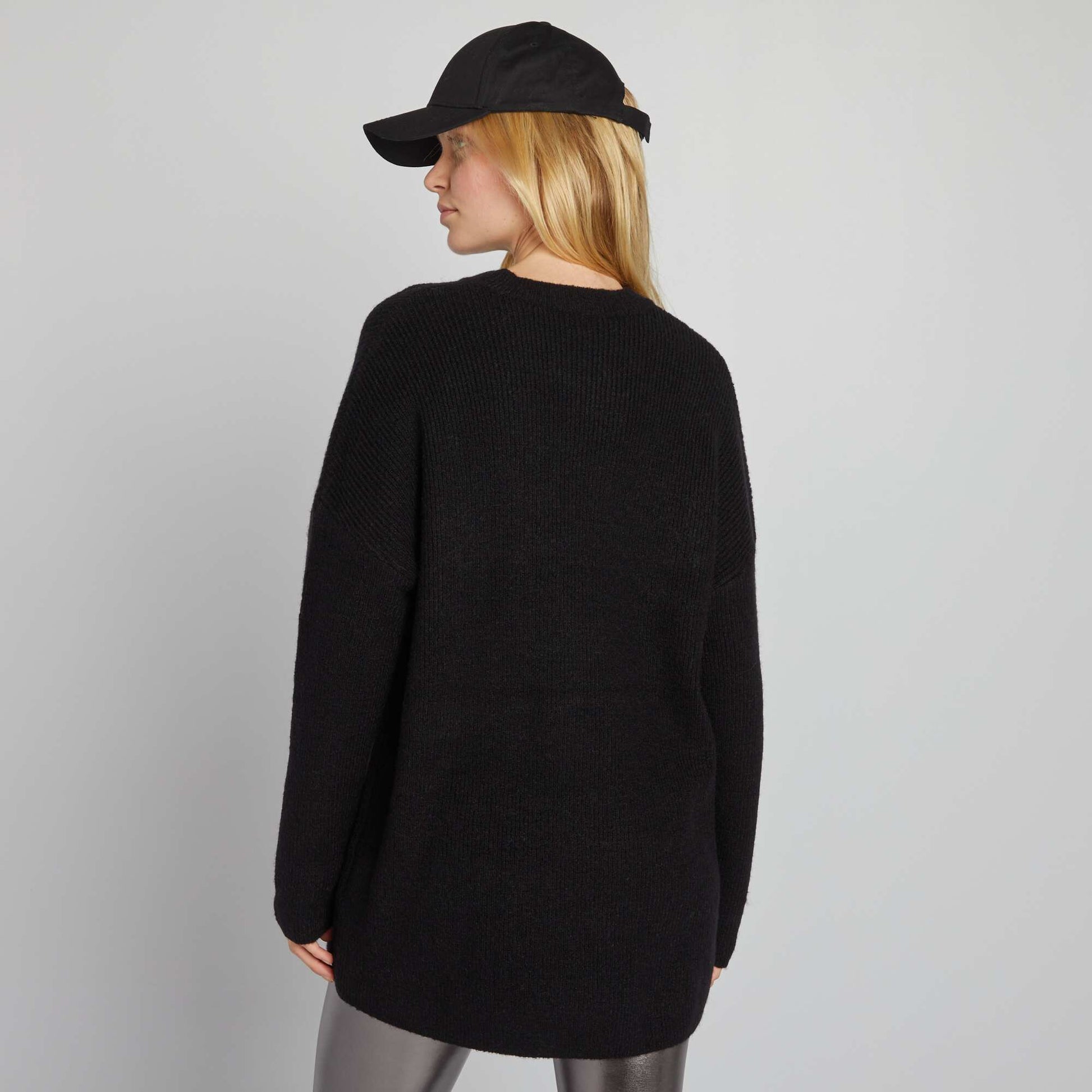 Long ribbed knit sweater black