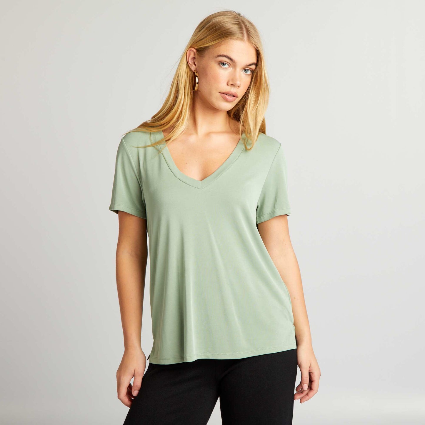 Stretch V-neck T-shirt GREEN