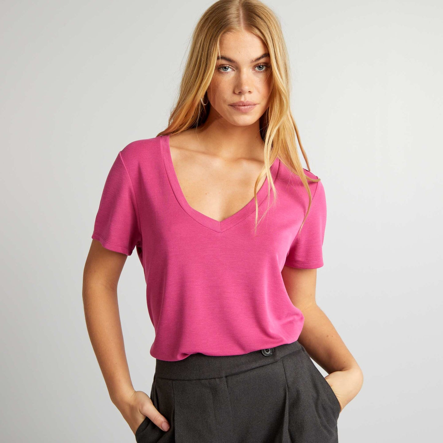 Stretch V-neck T-shirt PINK