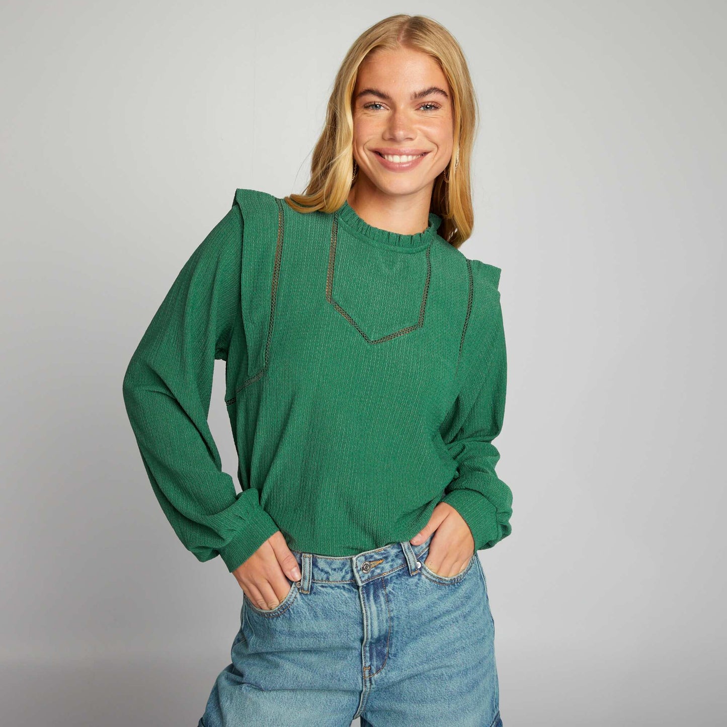 Blouse with ruffled collar Green