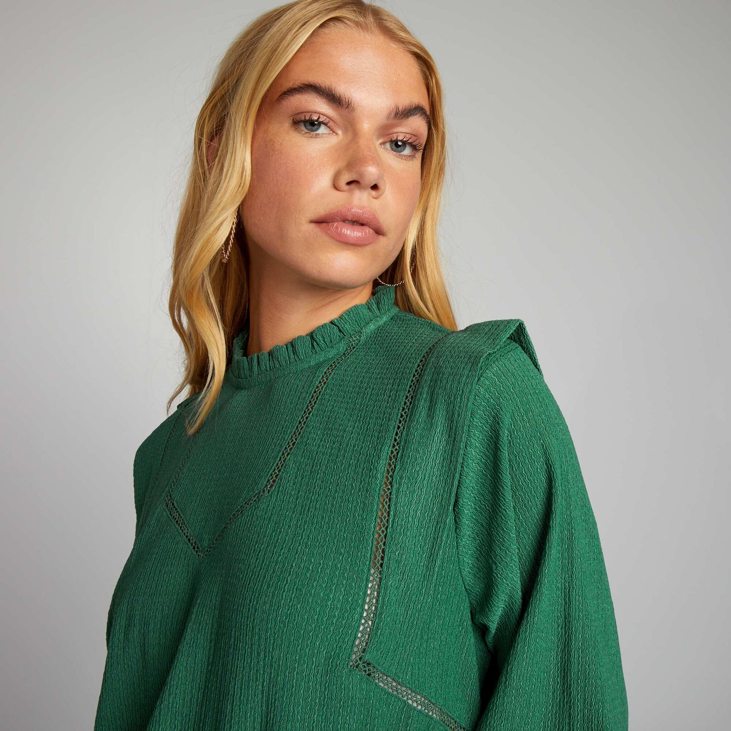 Blouse with ruffled collar Green