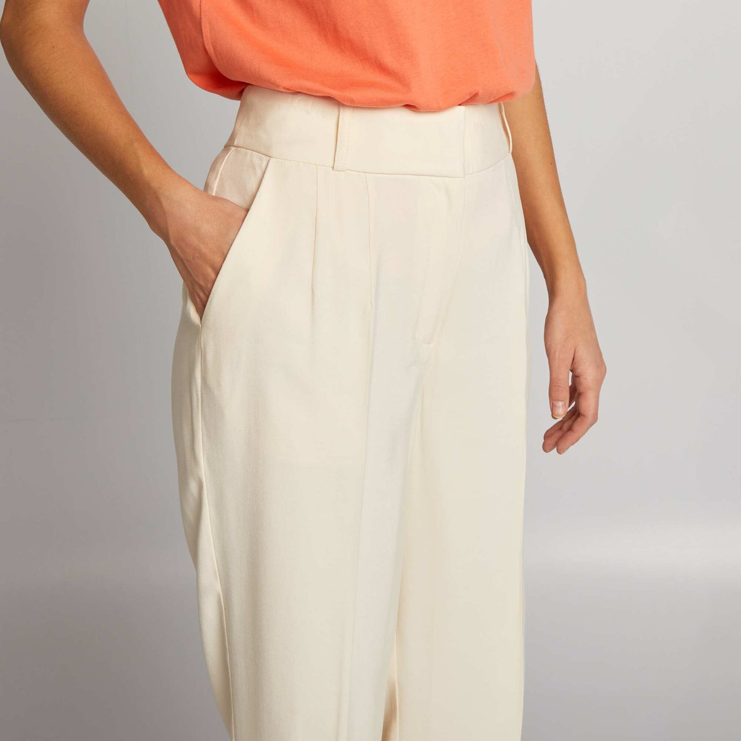 High-waisted straight-leg trousers BEIGE