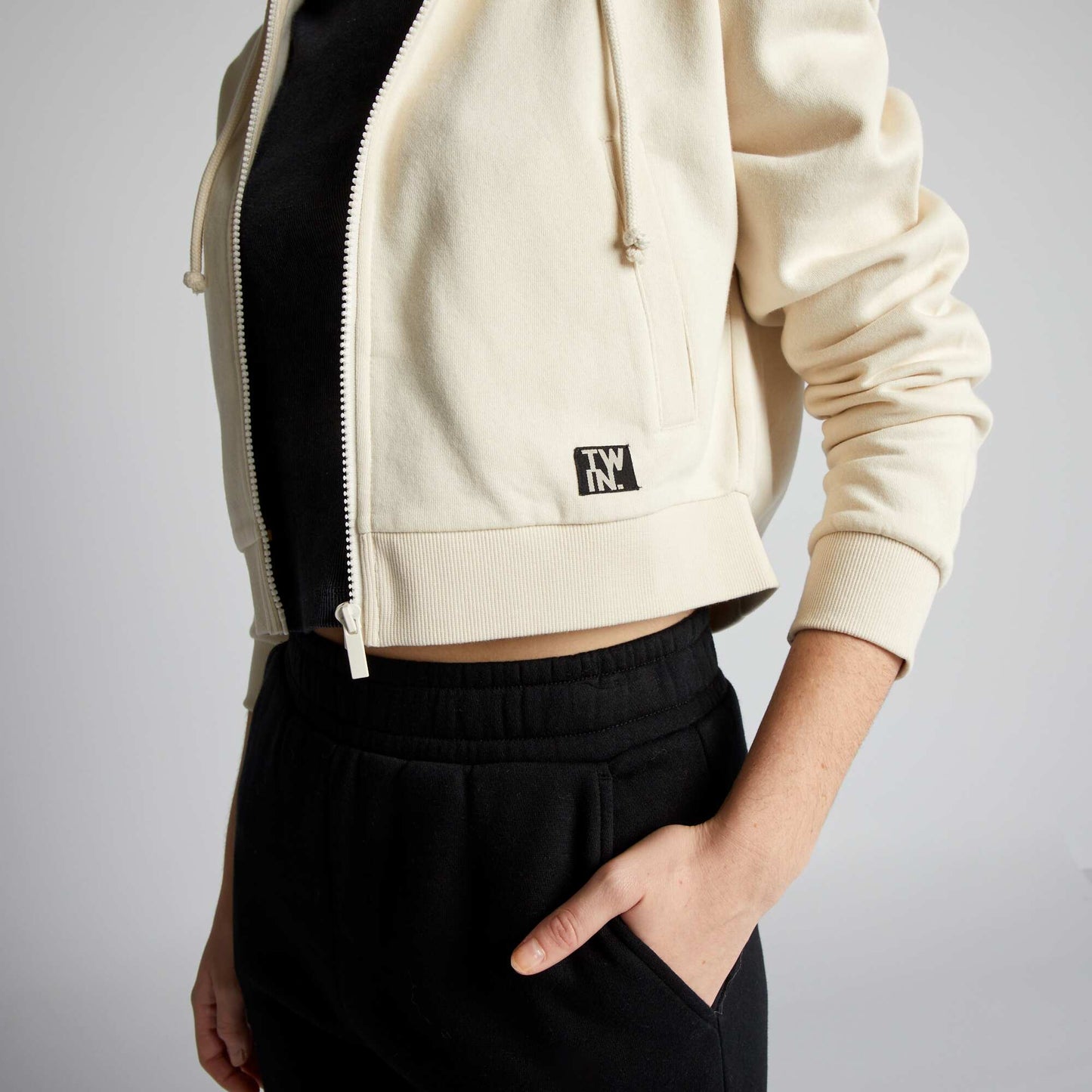 Zip-up cropped sweatshirt with hood BLACK