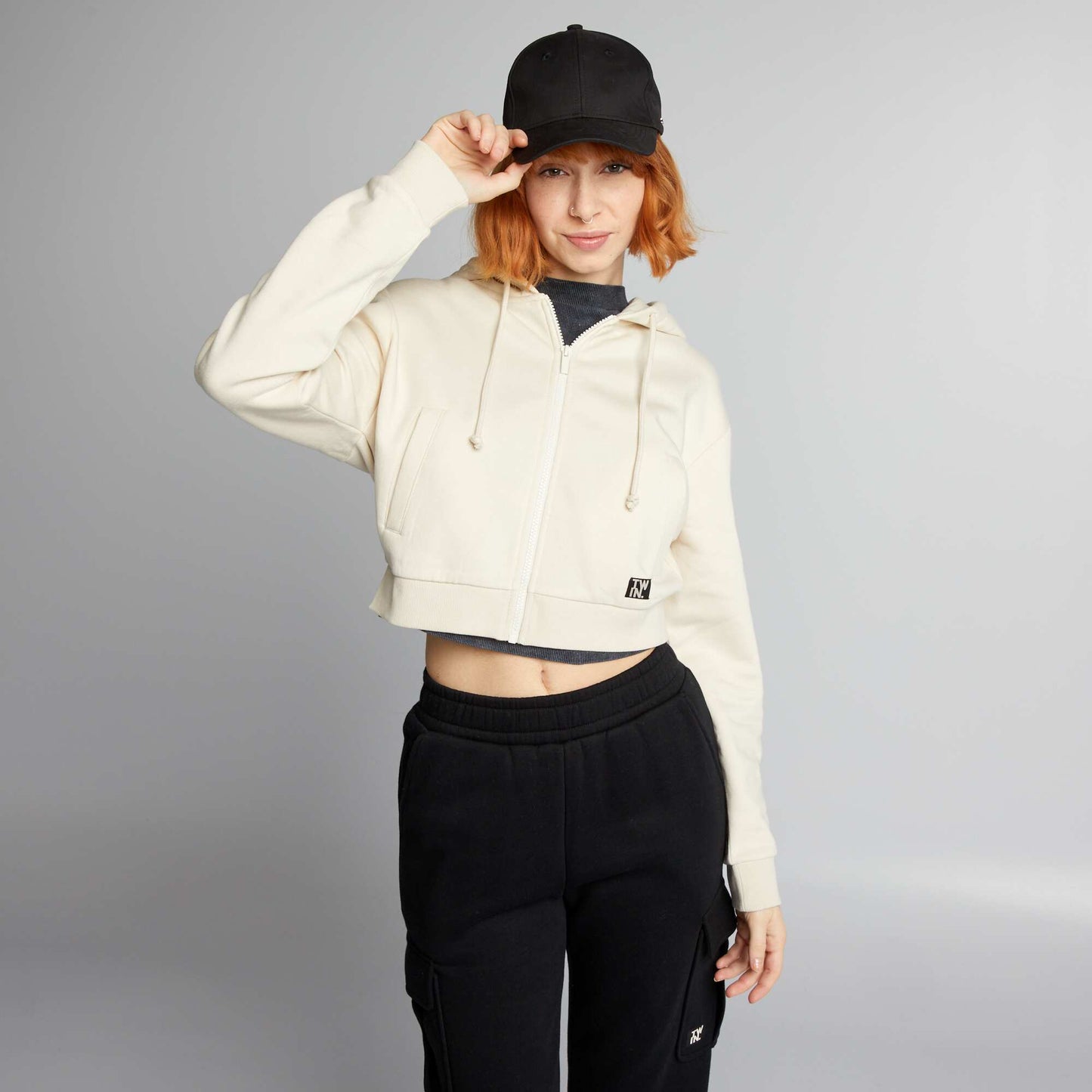 Zip-up cropped sweatshirt with hood BLACK