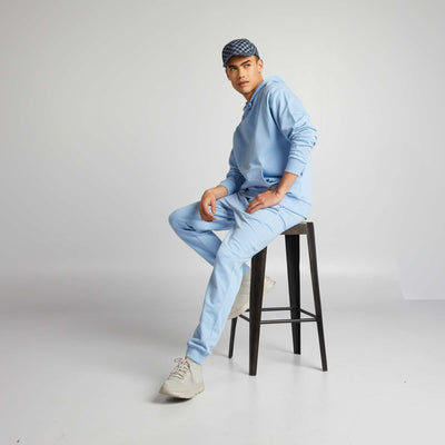 هودي باللون الأزرق