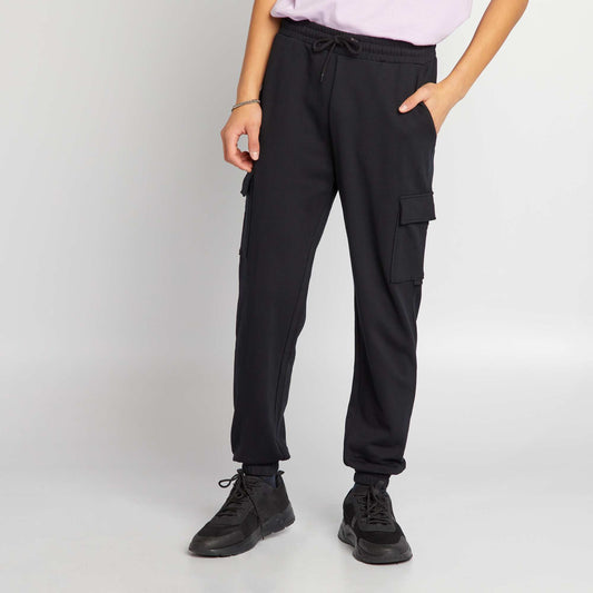 Cargo-style joggers black