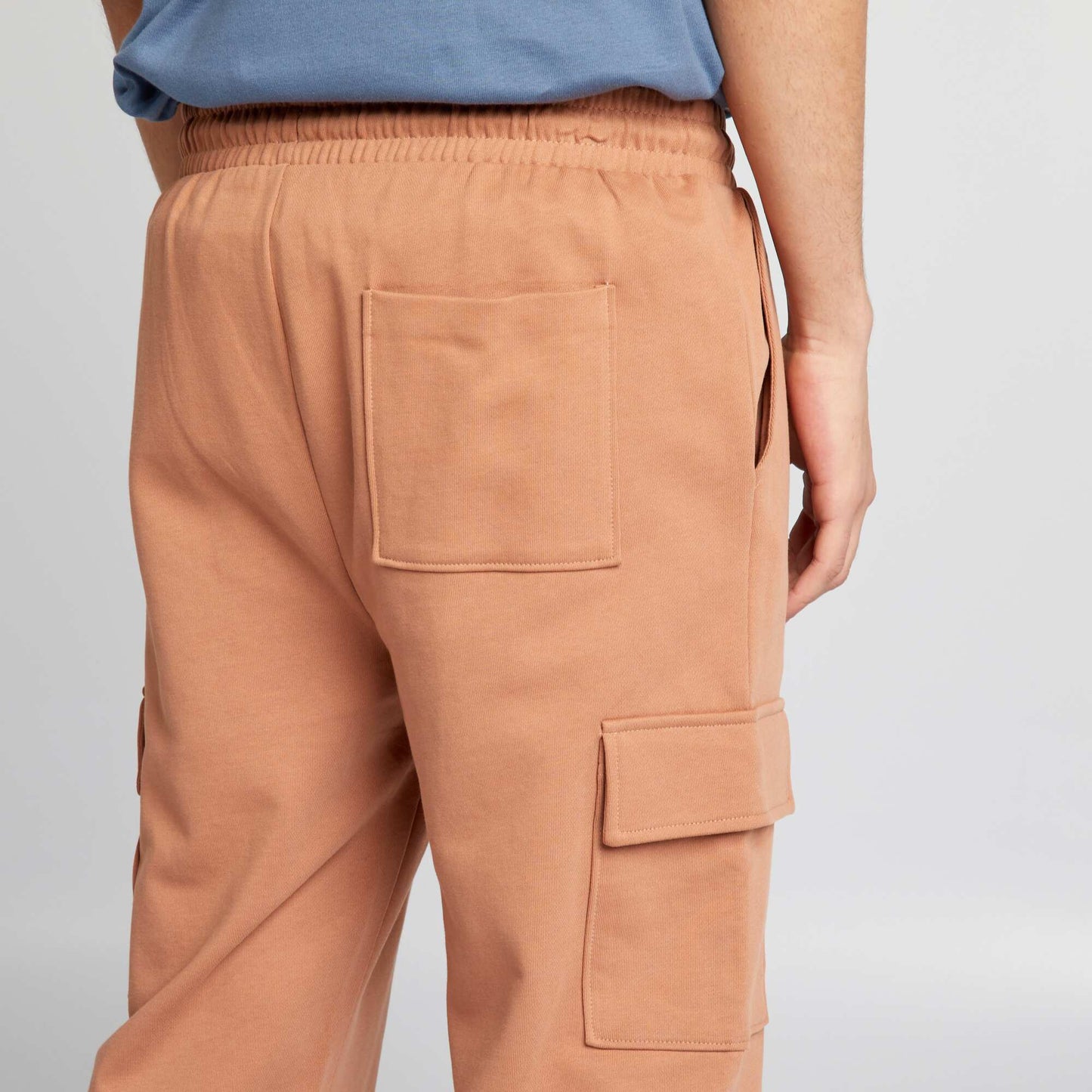 Multi-pocket joggers brown