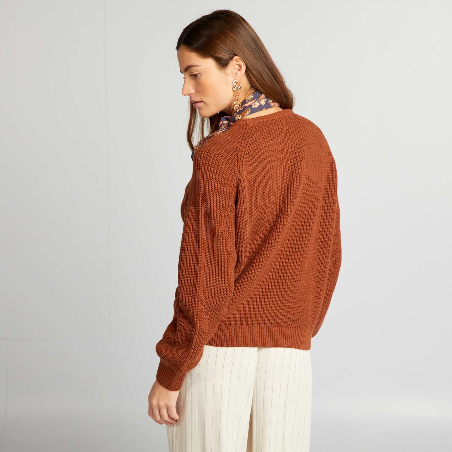 Round-neck knit jumper BROWN