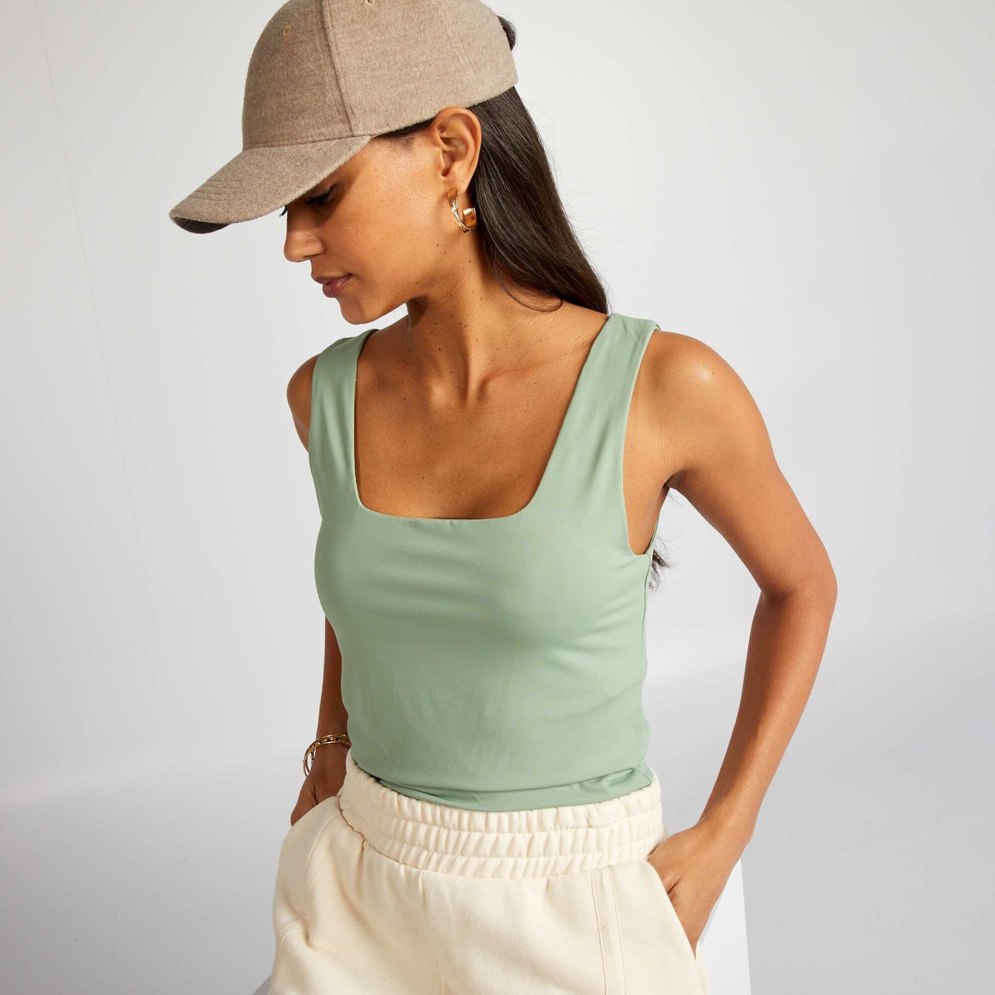 Stretch T-shirt with square neckline GREEN