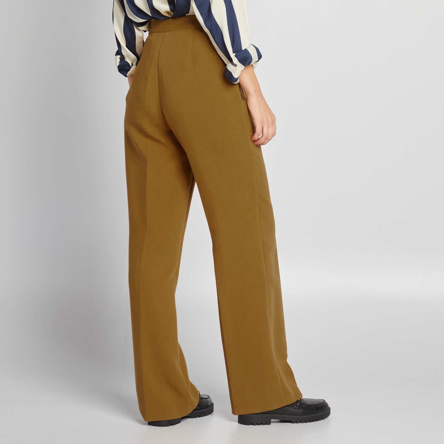 Straight-leg trousers with 2 patch pockets KHAKI